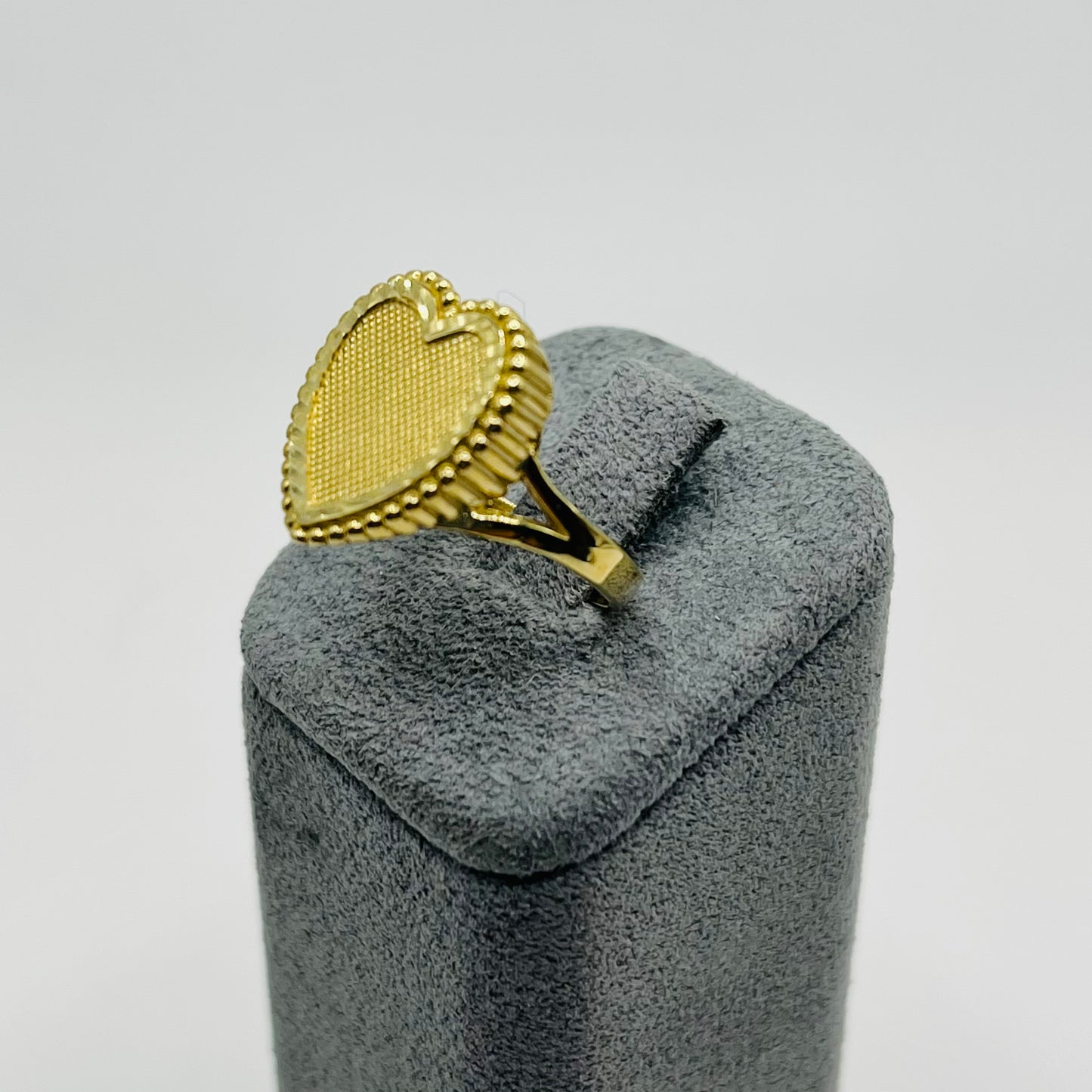 10K Gold Heart Ring with Textured Border