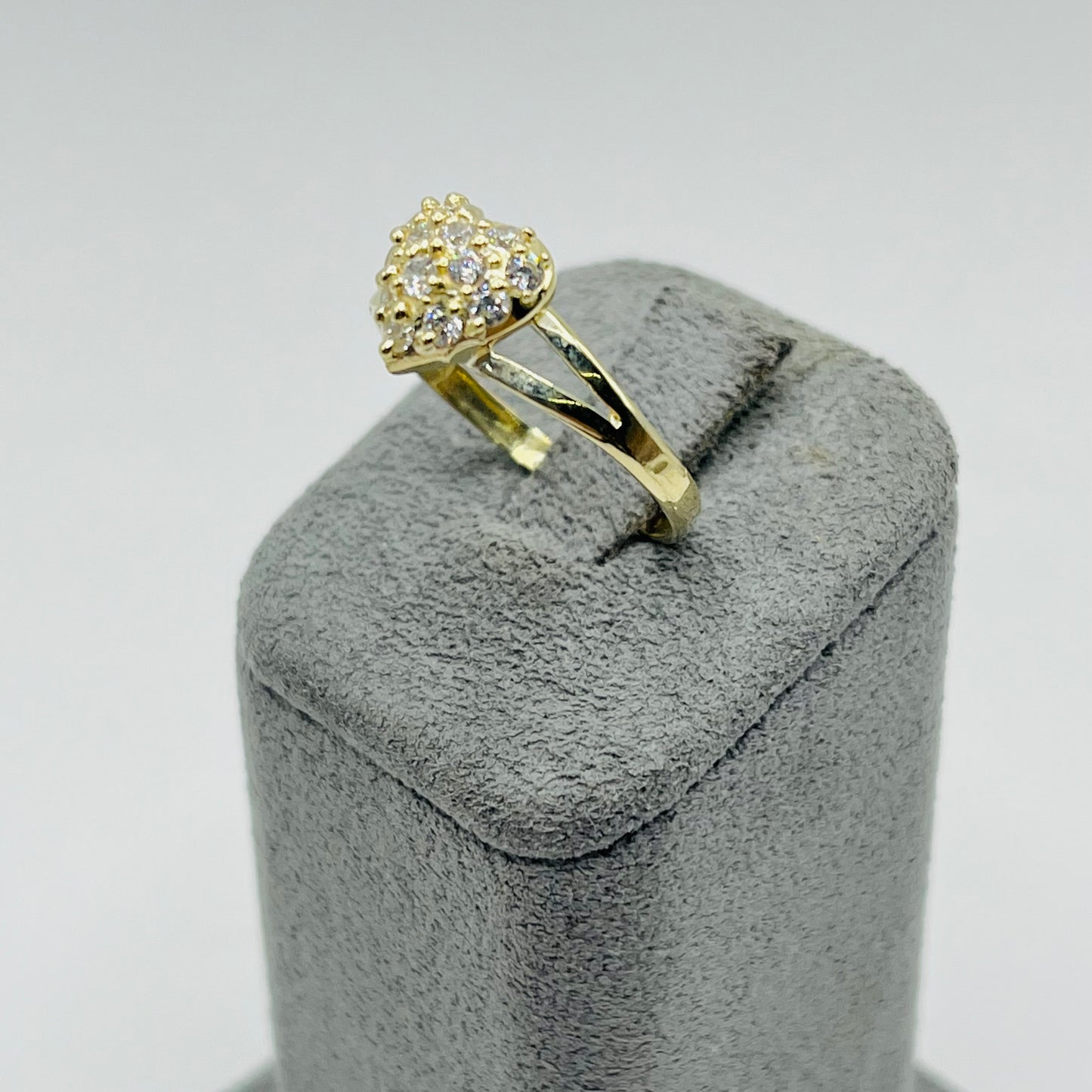 10k Gold Spring Heart Ring Cz White