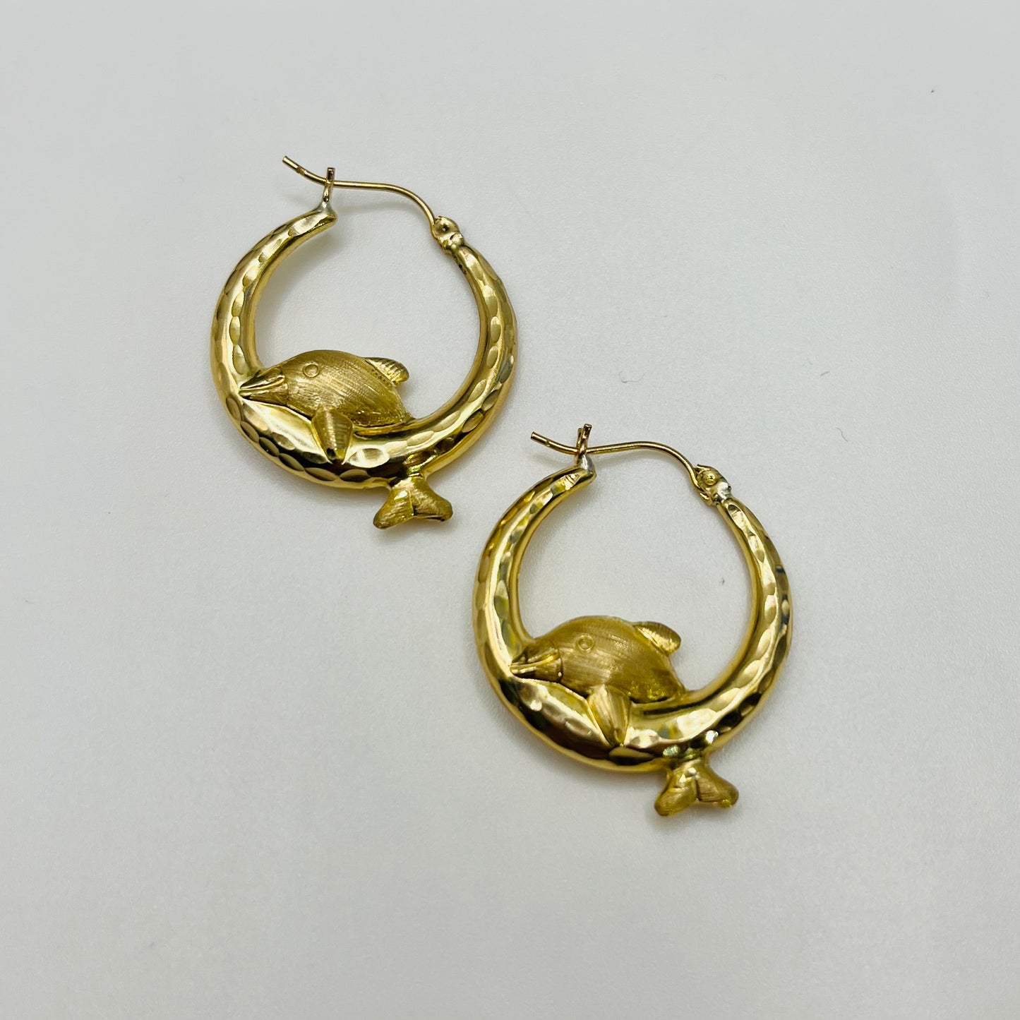10 K arat Gold Dolphin Hoops Matte Finish (Medium, 1")