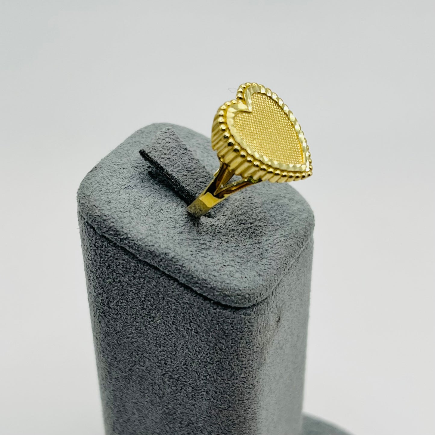 10K Gold Heart Ring with Textured Border
