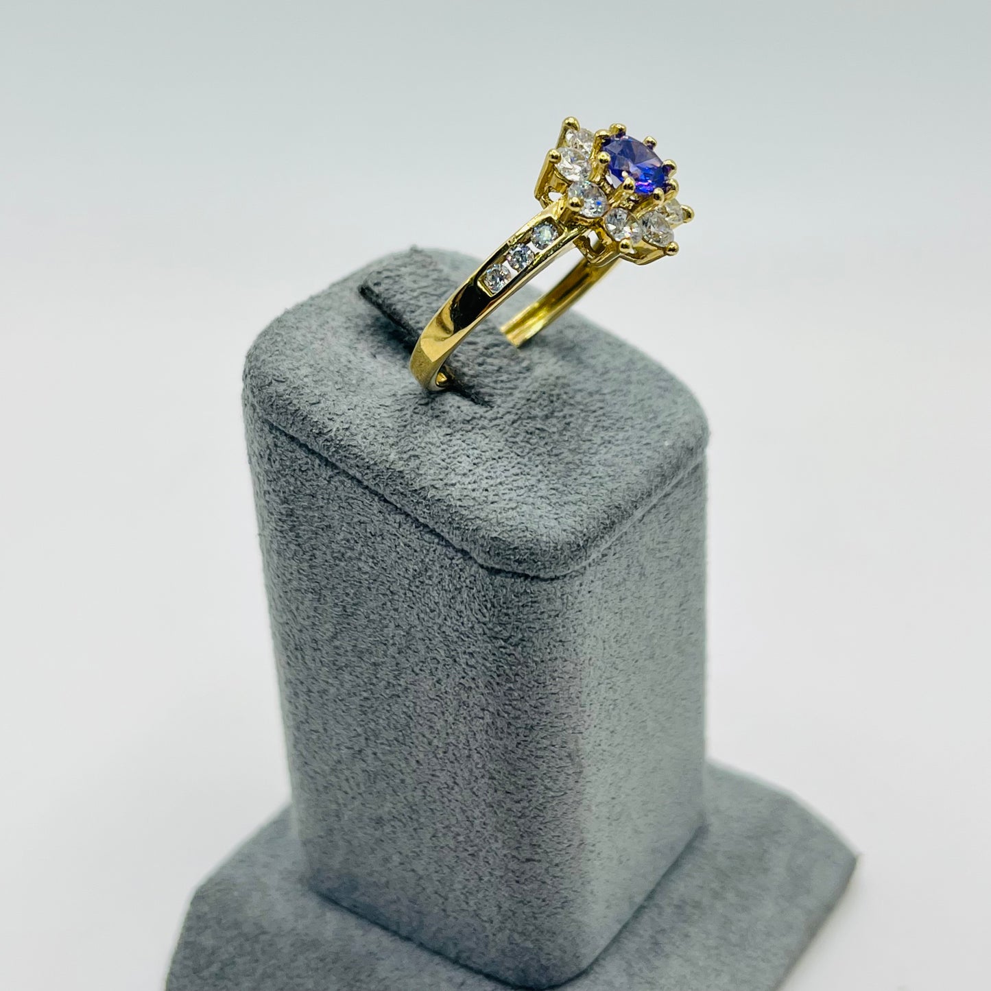 10k Gold Cz Violeta Ring