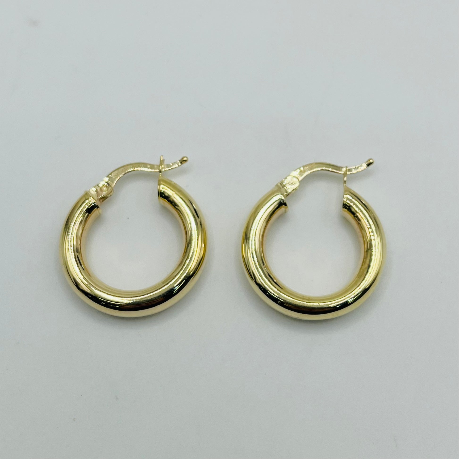14 karat Classic Gold Mini Hoops (15mm)