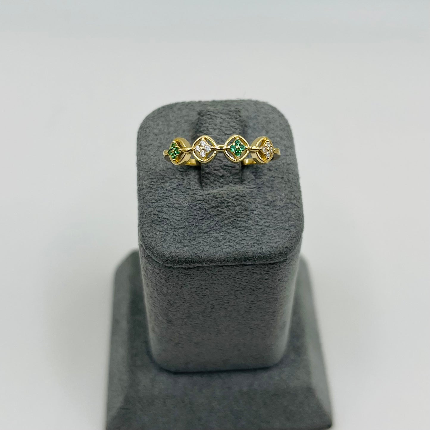 14k Gold Clover Cascade Emerald Ring