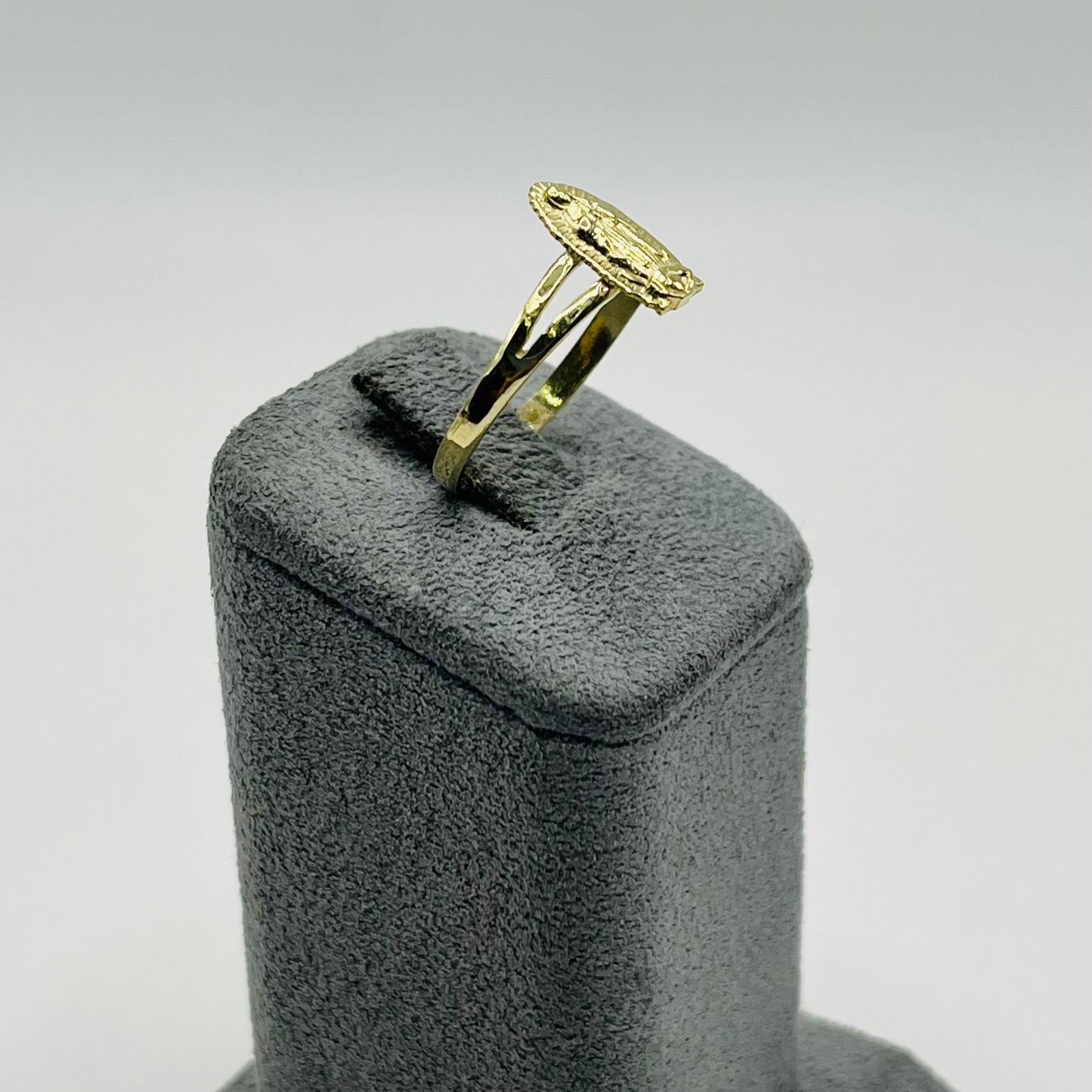 10k Gold Outlined Virgin Mary Ring (S)