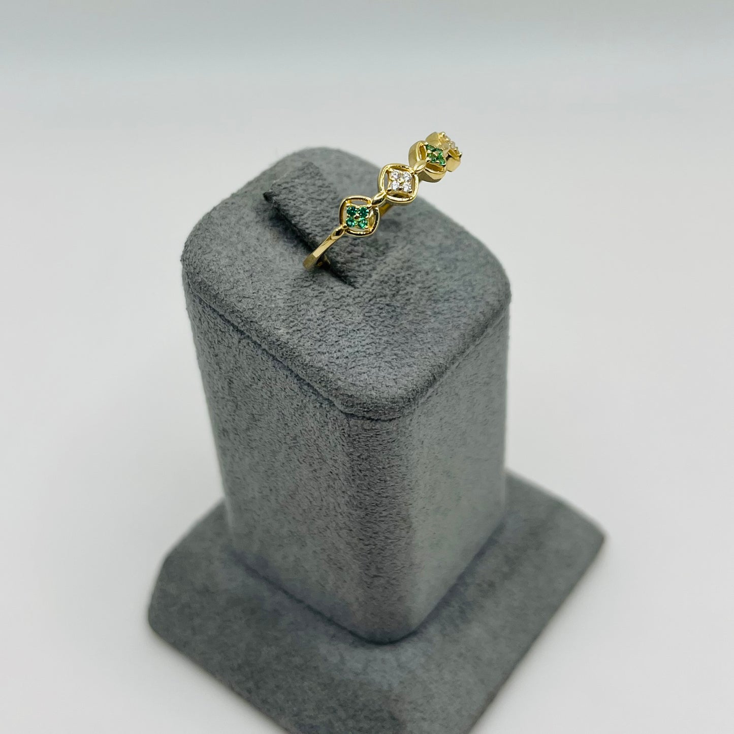 14k Gold Clover Cascade Emerald Ring