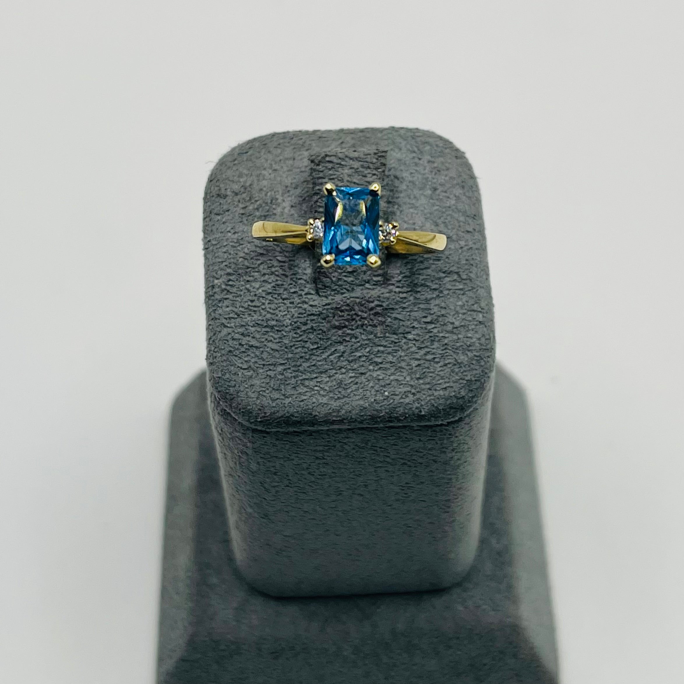 10k Gold Aquamarine CZ Ring
