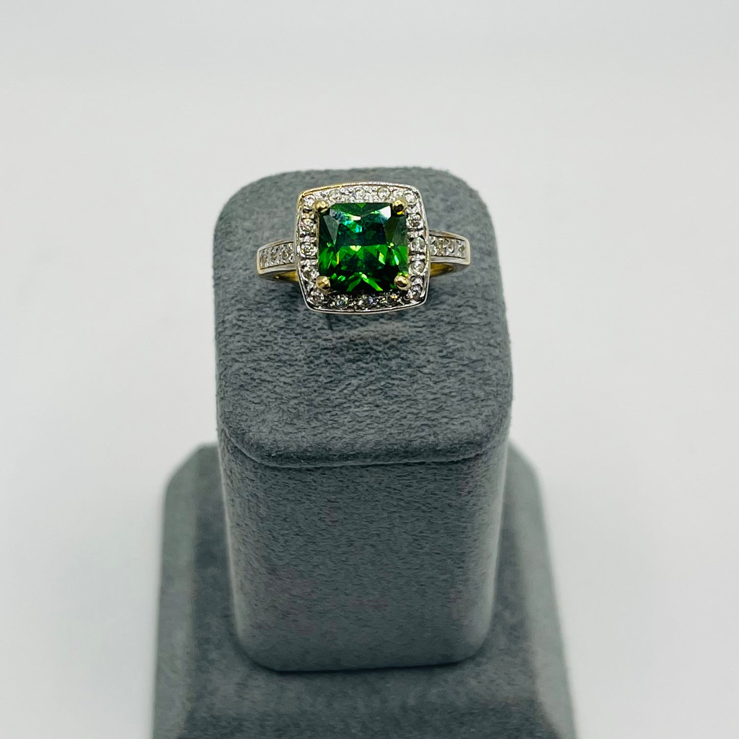 10k Gold Emerald Cz Ring