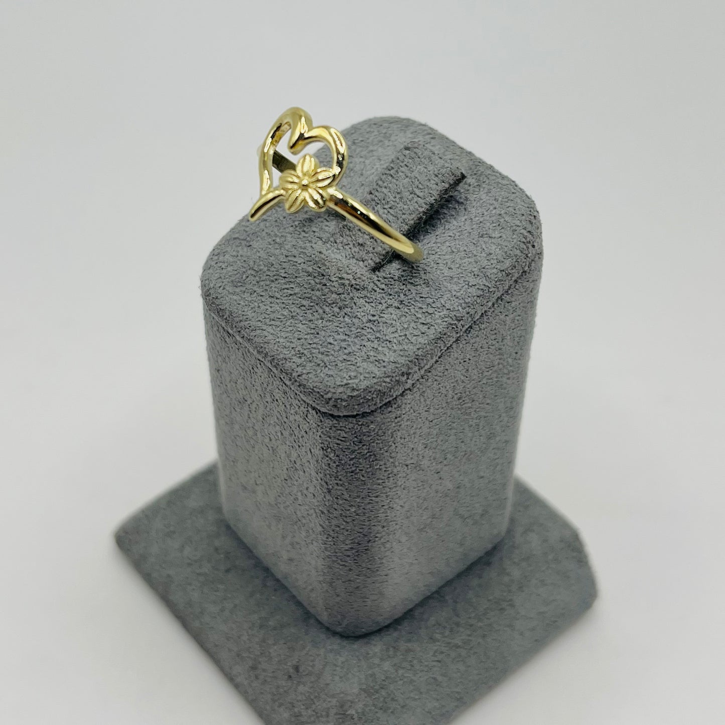 10k Gold Wildflower Heart Ring