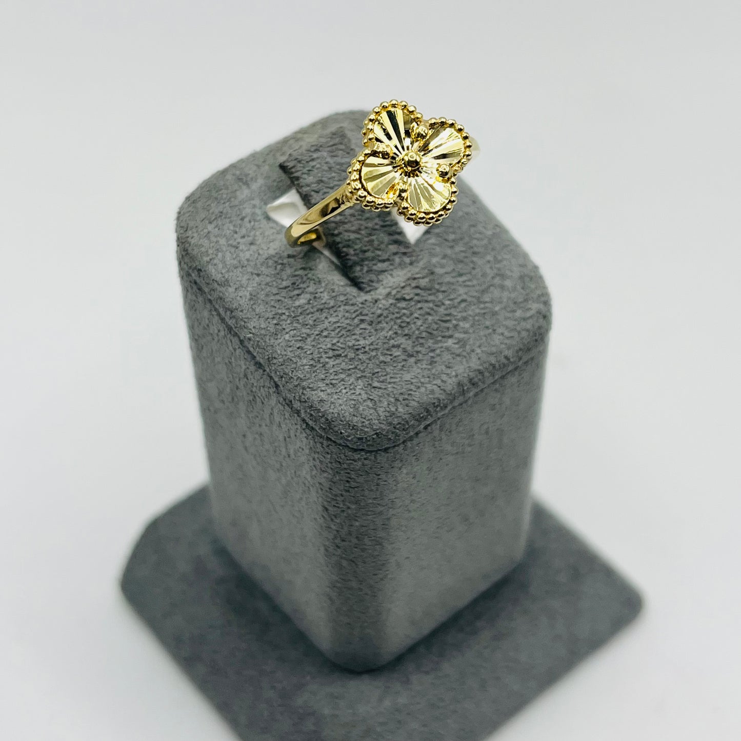 14K Gold Mini Fancy Clover Ring
