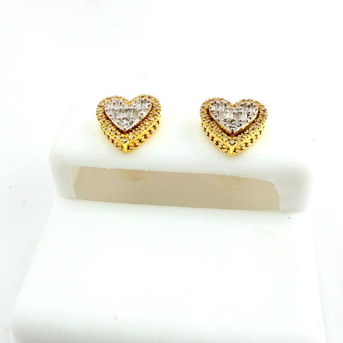 14k Gold Natural Diamond Princess Heart Earrings (Screwback)