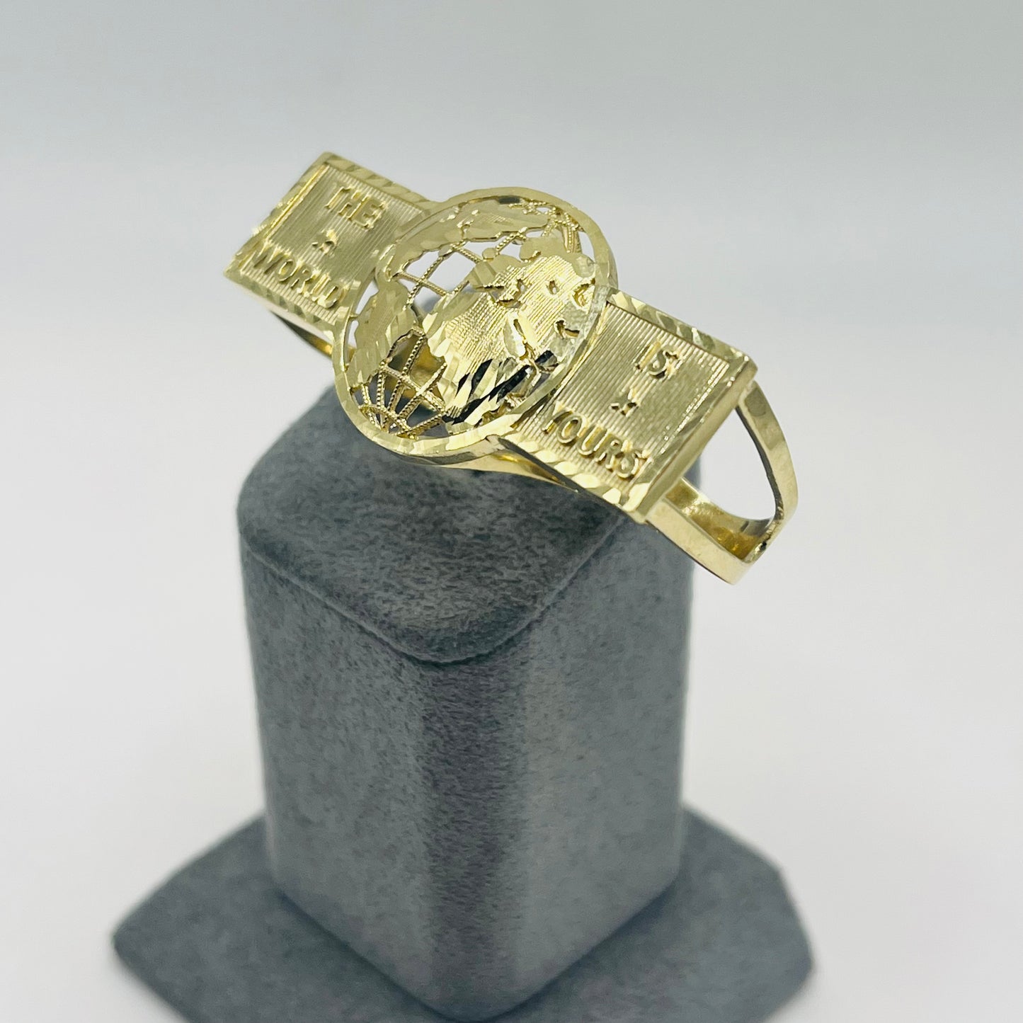 10k Gold Two Finger World Is Yours Ring