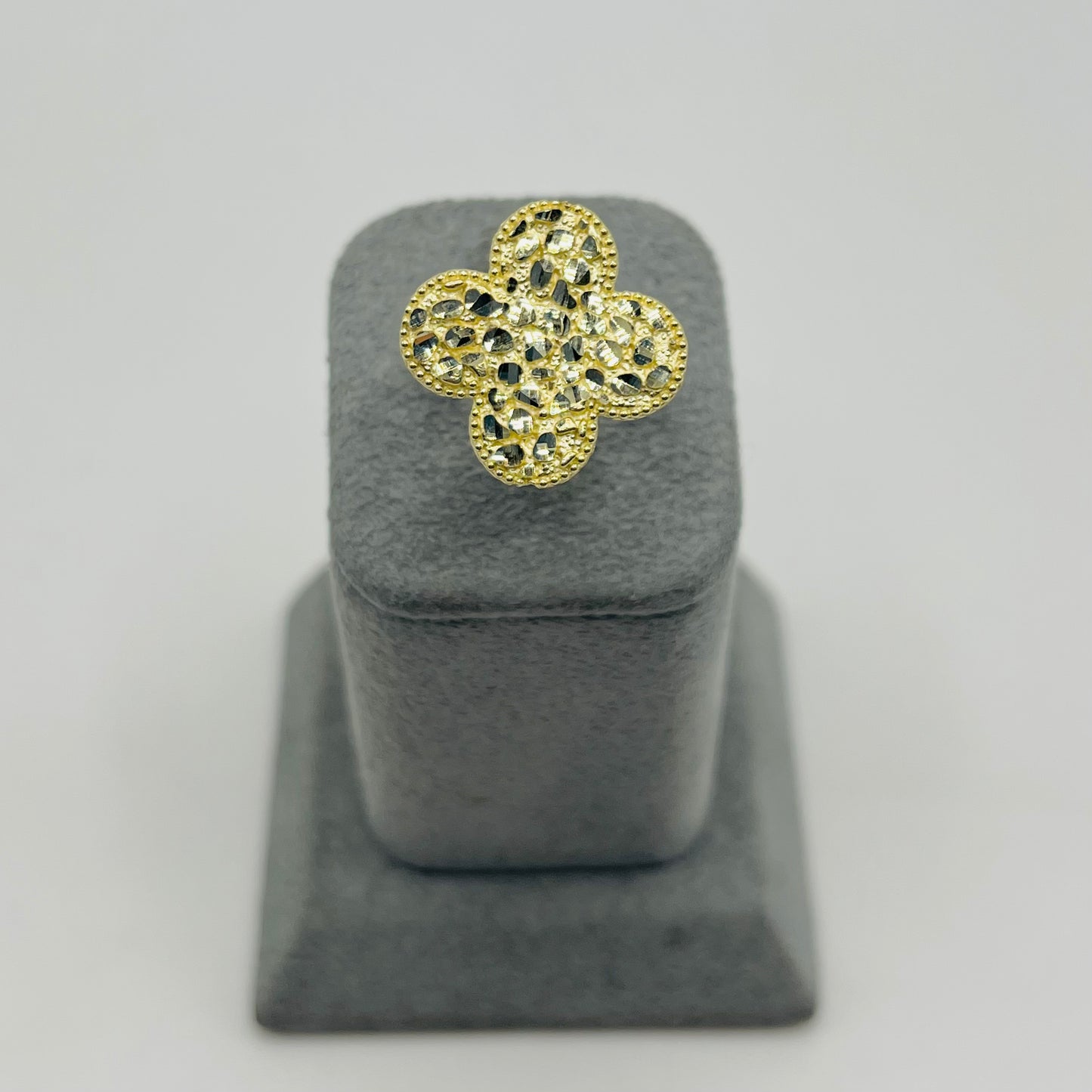 10k Gold Nugget Clover Ring