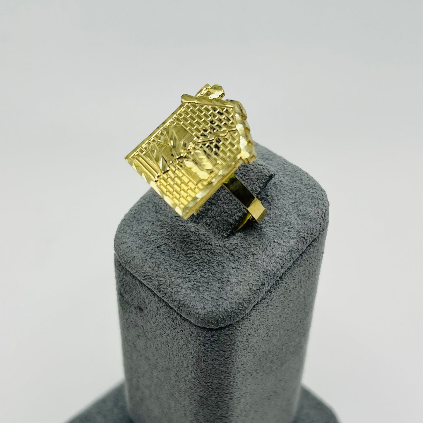 10K GOLD TRAP HOUSE RING