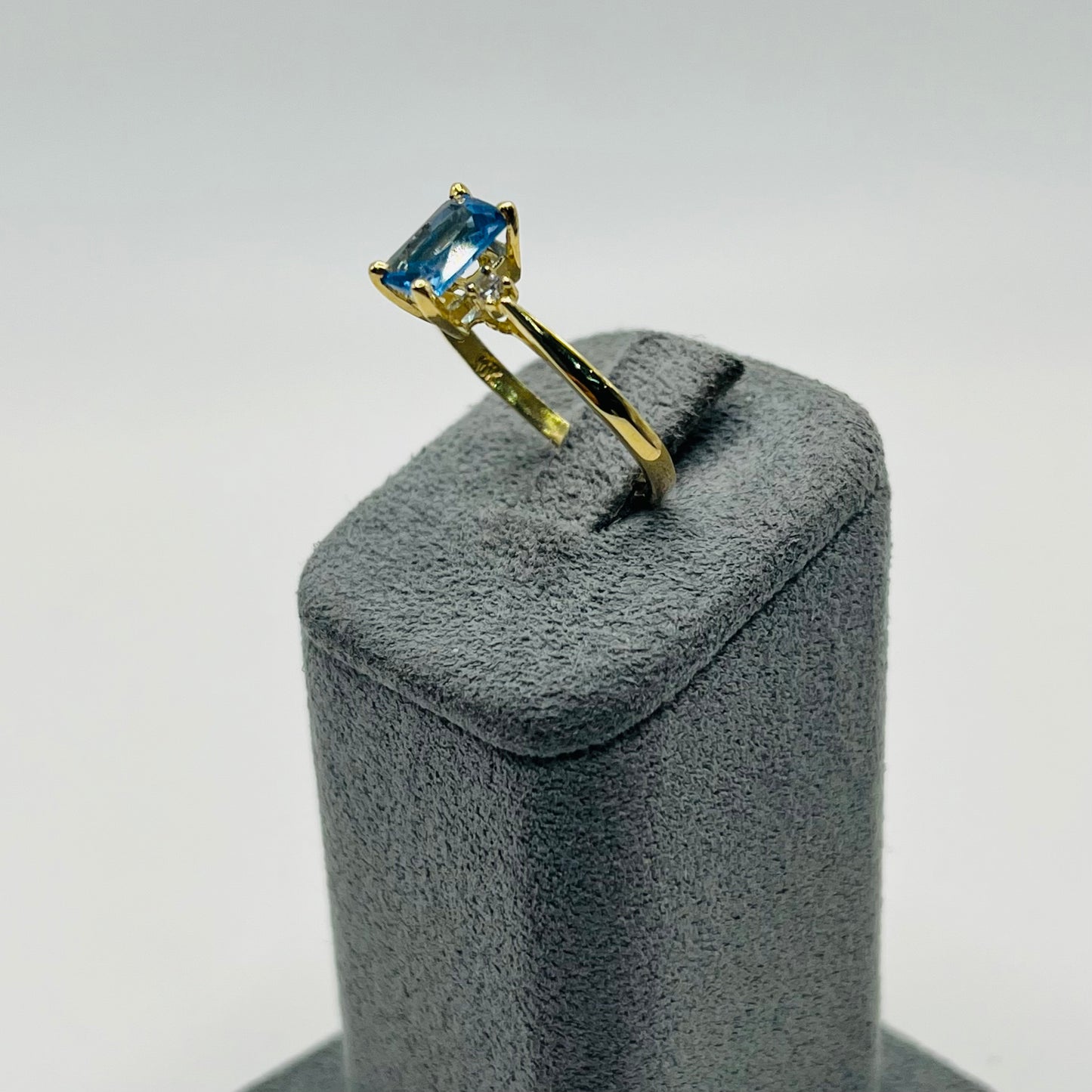 10k Gold Aquamarine CZ Ring