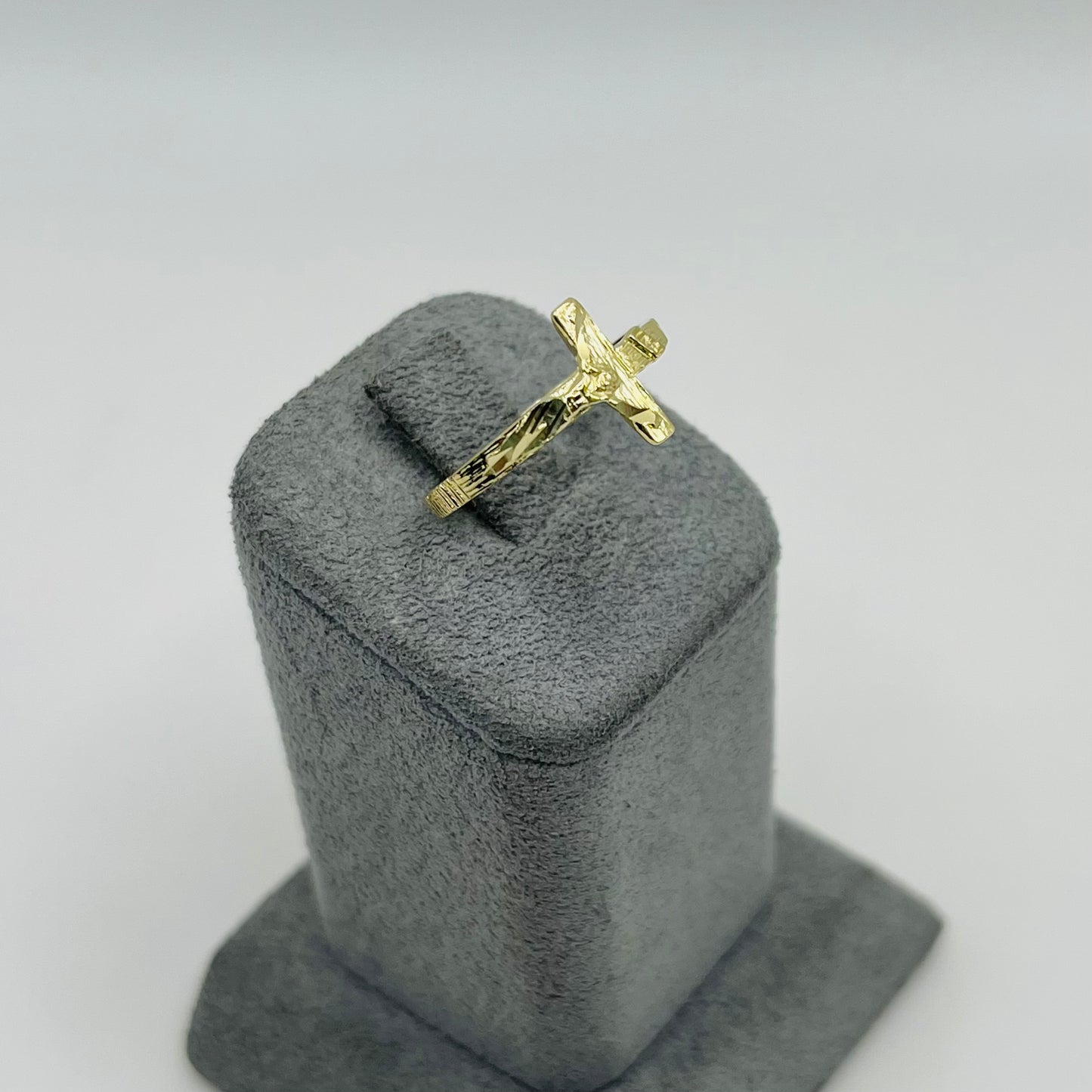 10k Gold Sideways Cross Ring