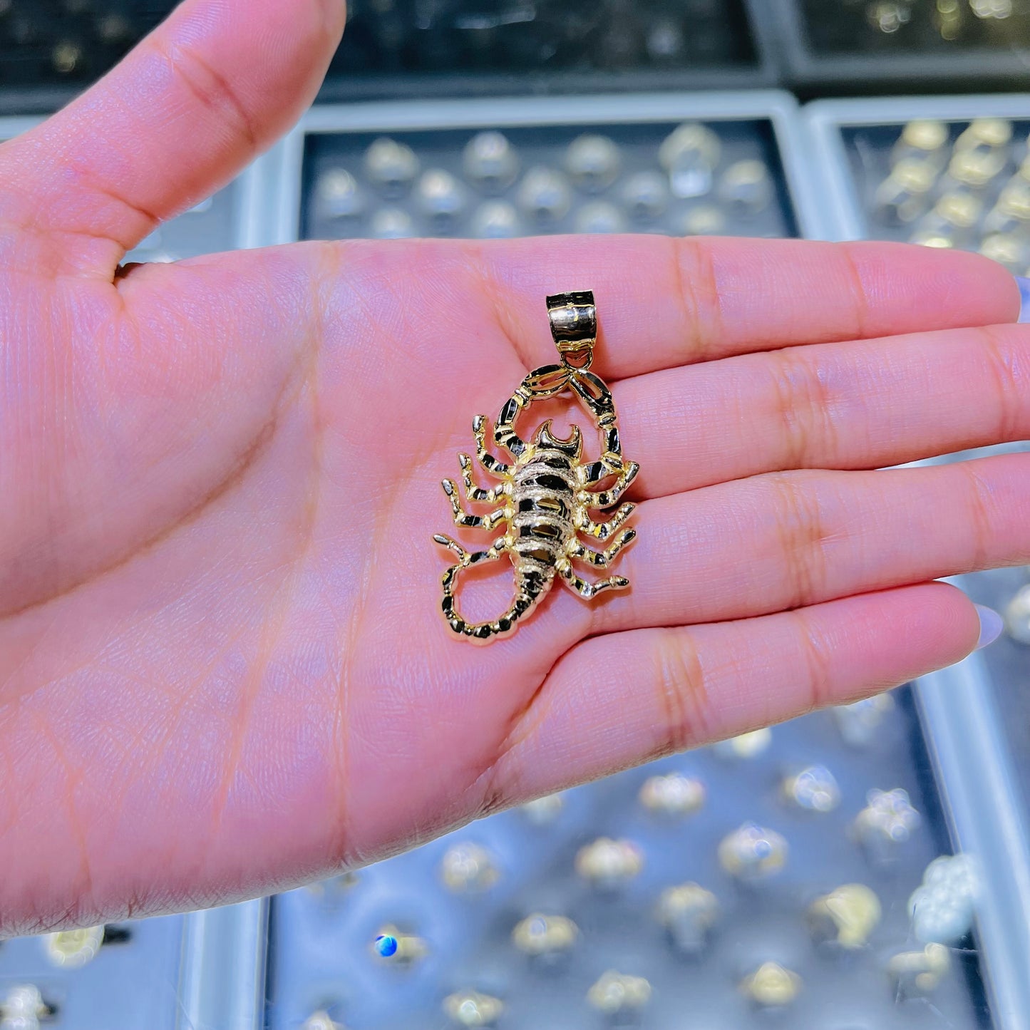 10k Gold Scorpion Charm (L)