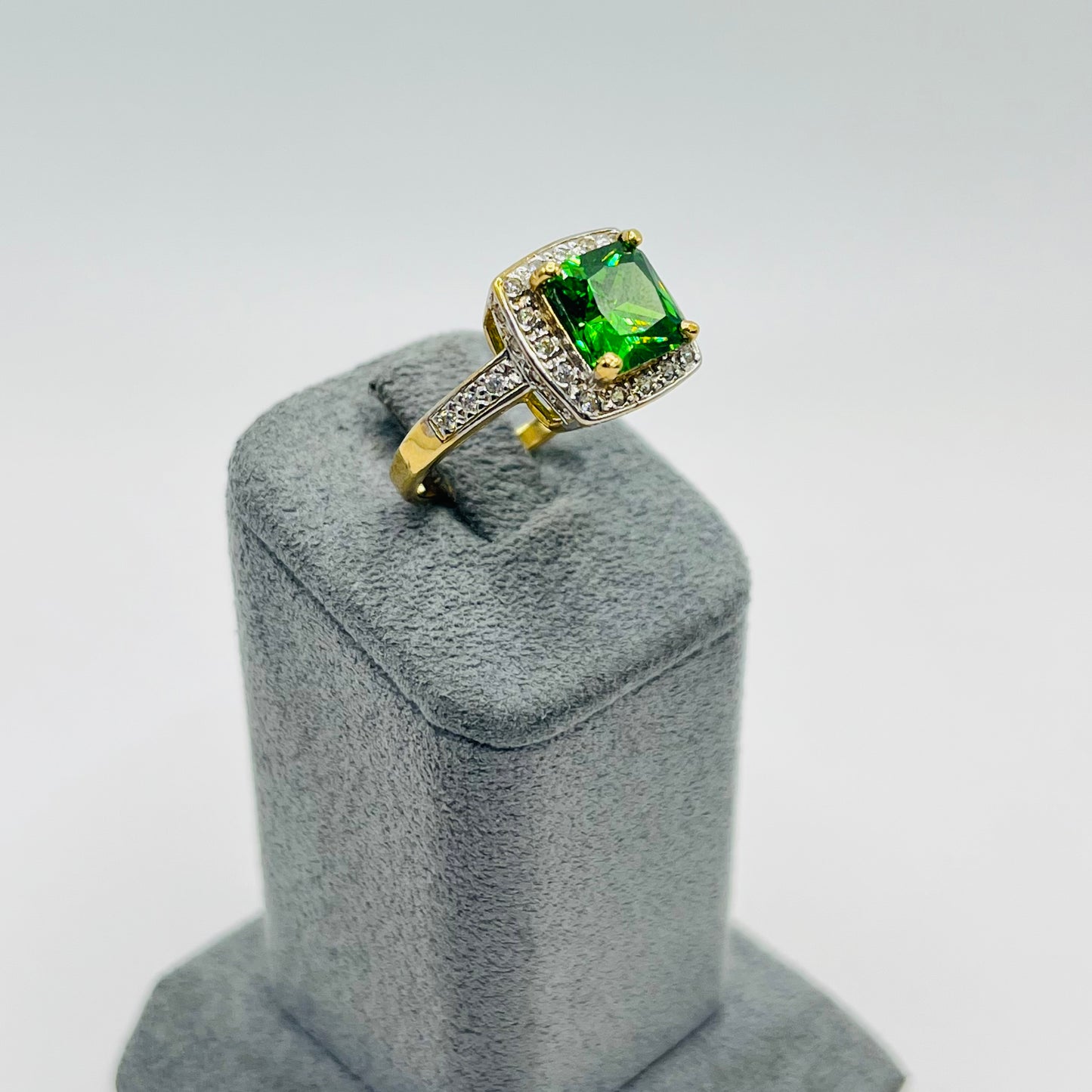 10k Gold Emerald Cz Ring
