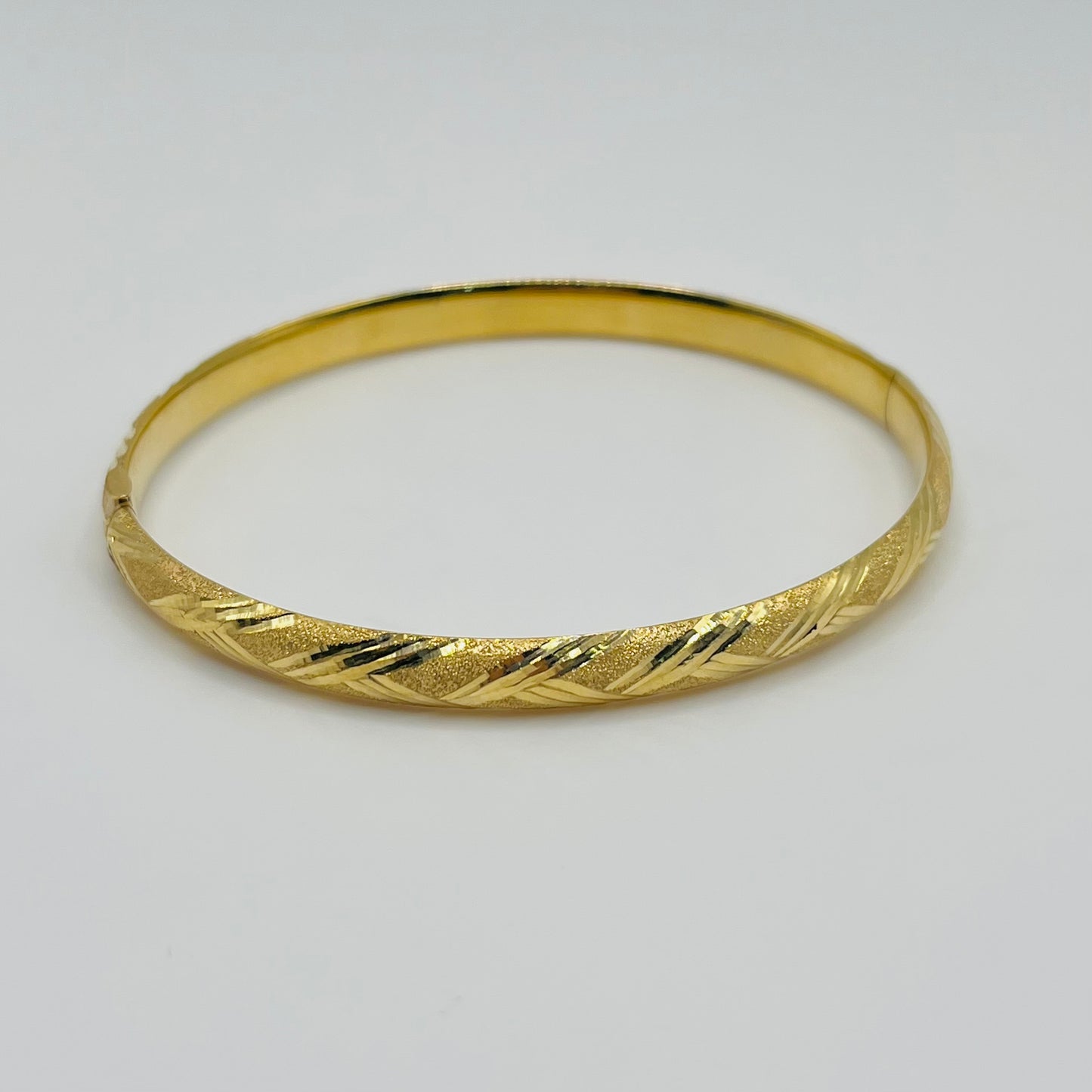 10k Gold Raya Bangle