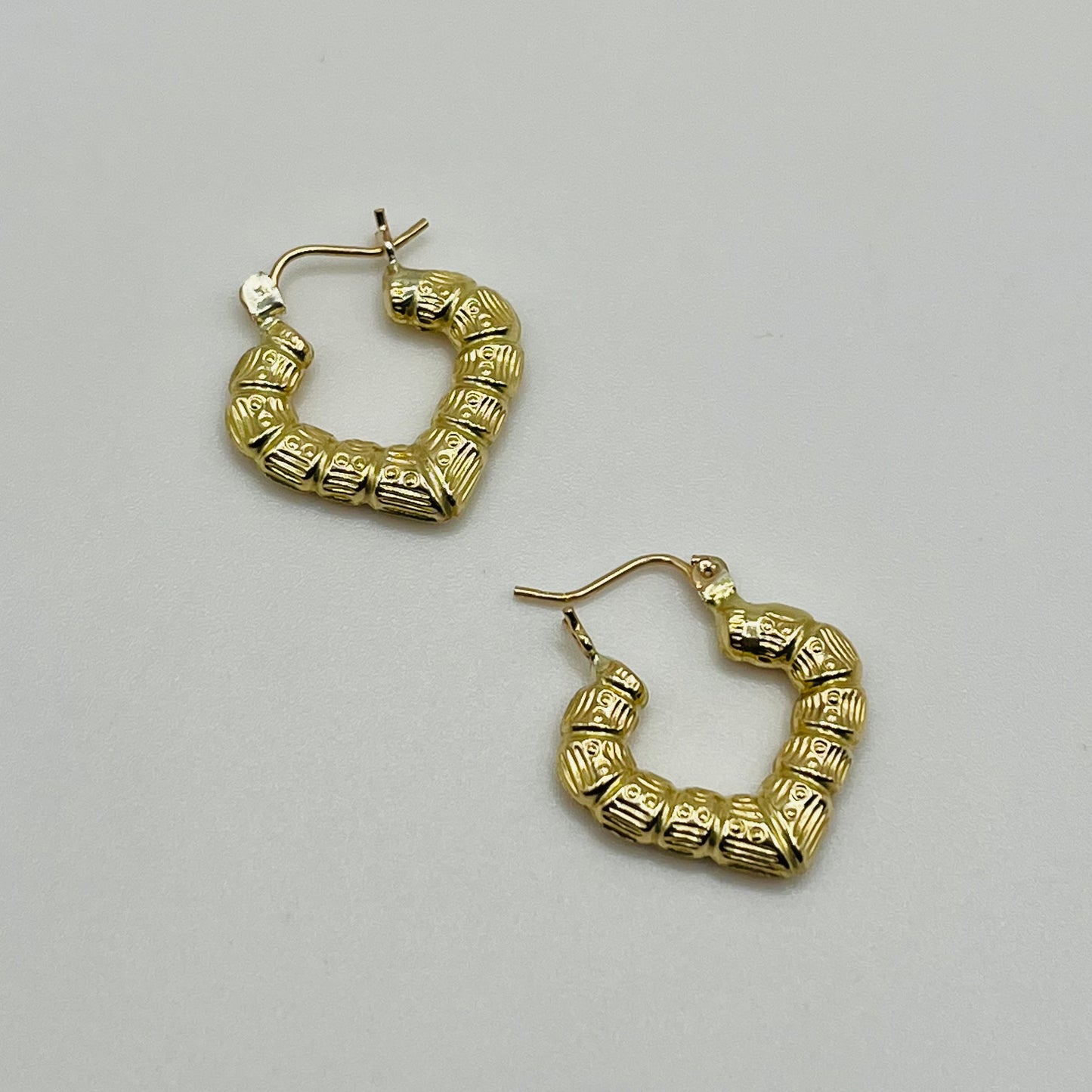 14K Gold Bamboo Heart Hoop Earrings (0.75 in)