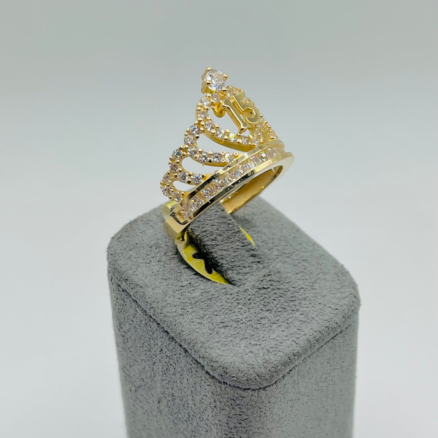 14K Gold La Princesa Quince Ring