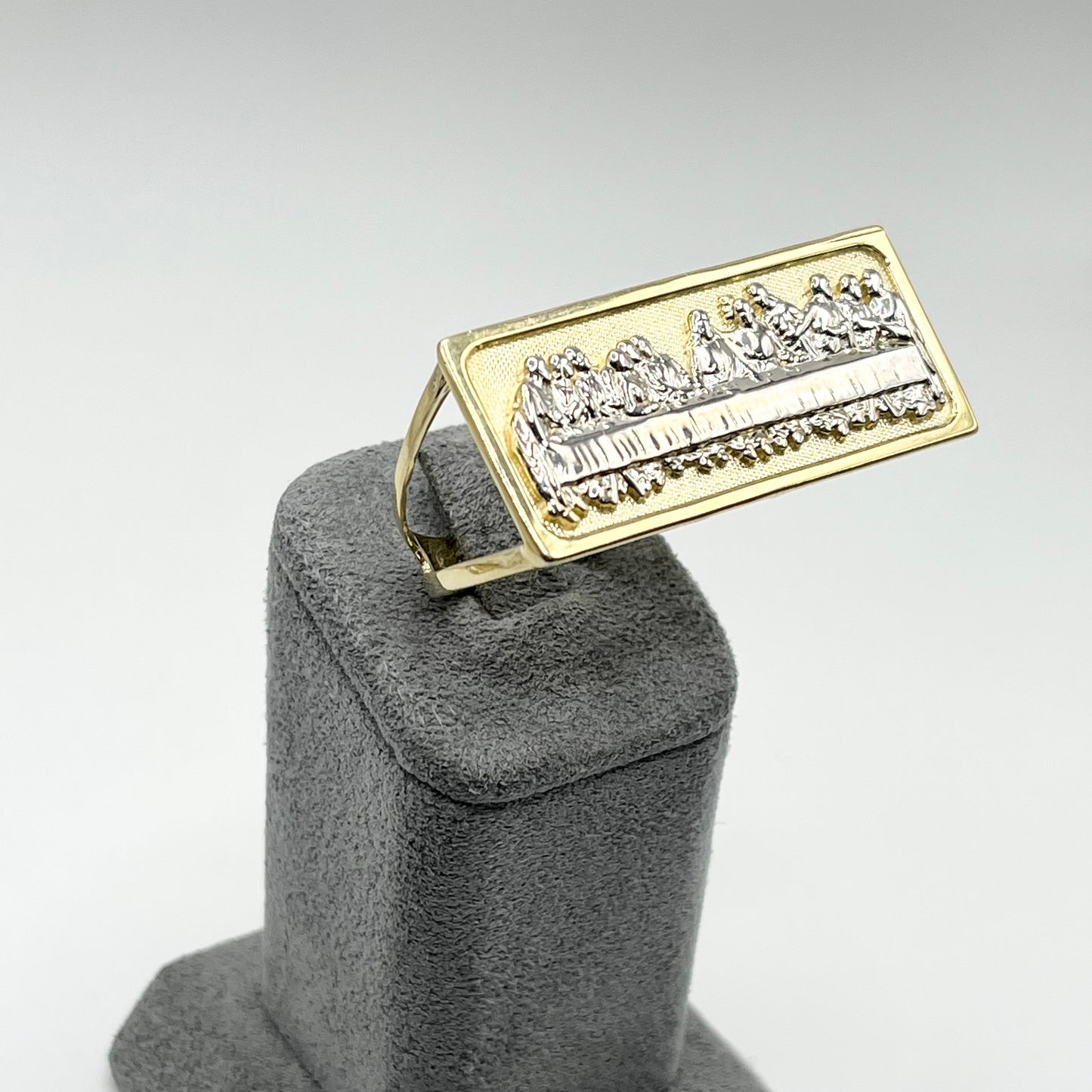 10K Gold Two Tone Two Finger Last Supper Ring