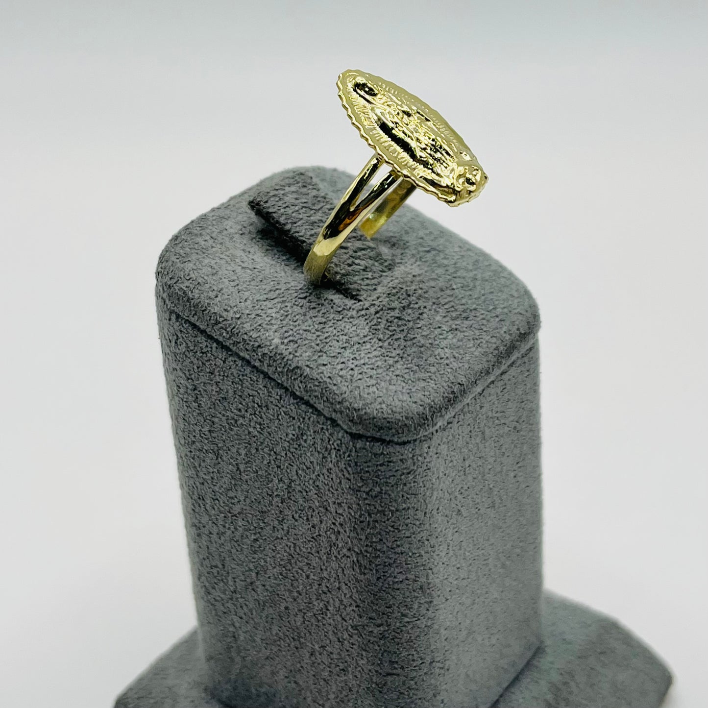 10k Gold Outlined Virgin Mary Ring (M)