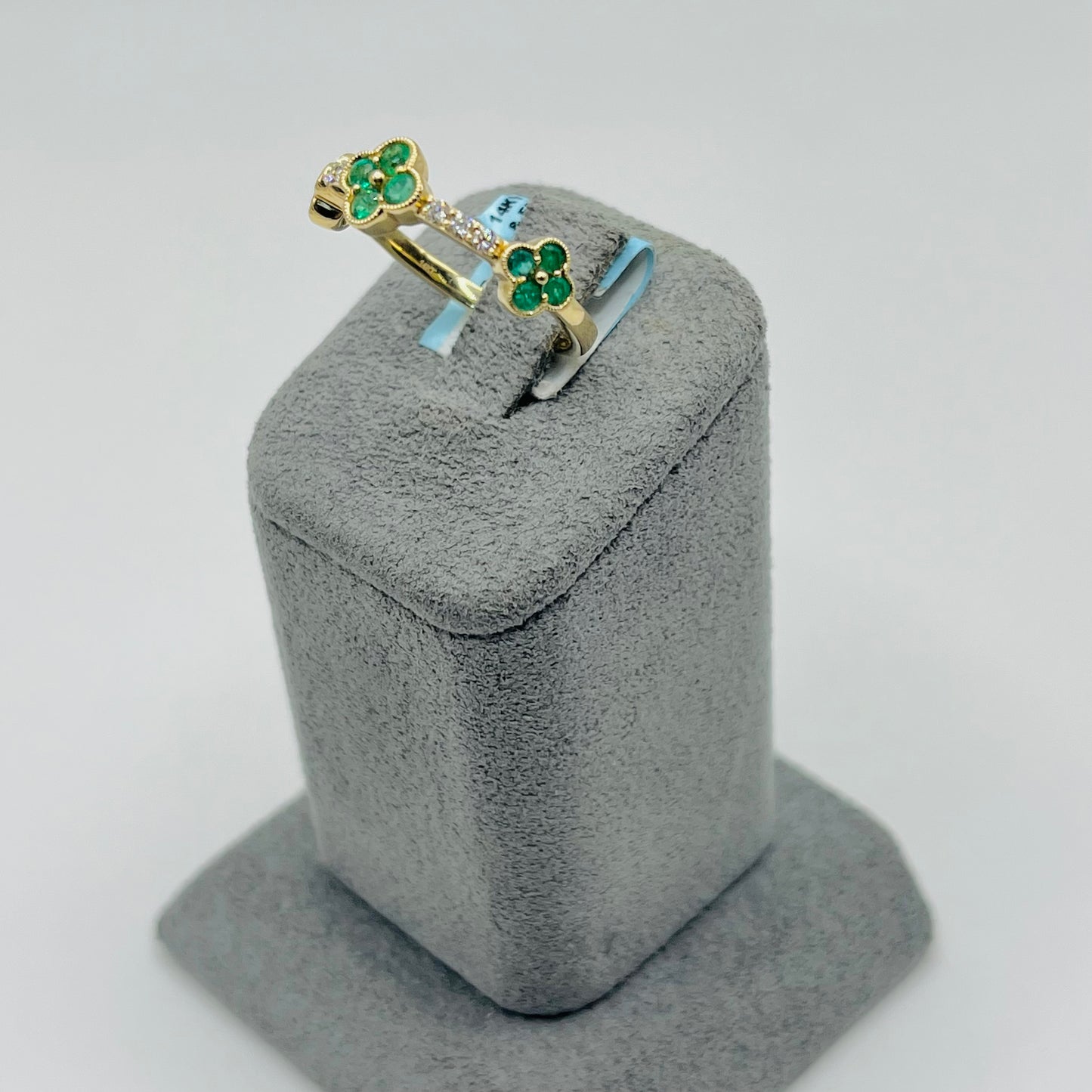 14K Gold Diamond and Emerald Clover Ring