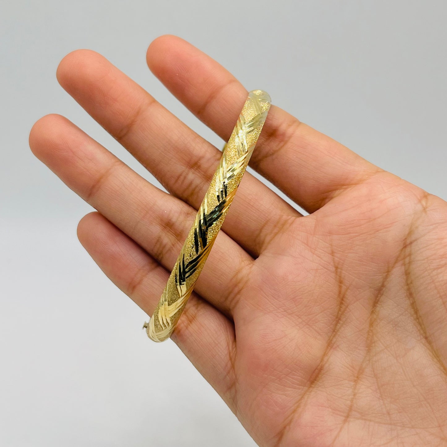 10k Gold Raya Bangle