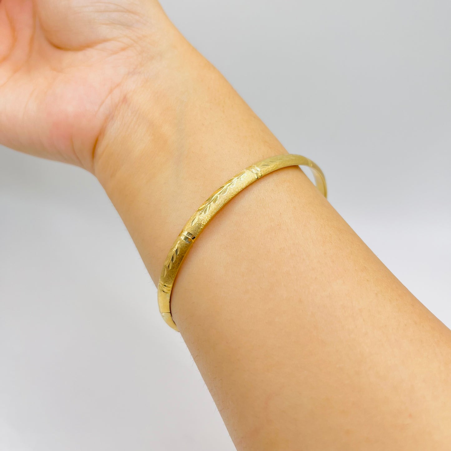 10k Gold Sylva Bangle