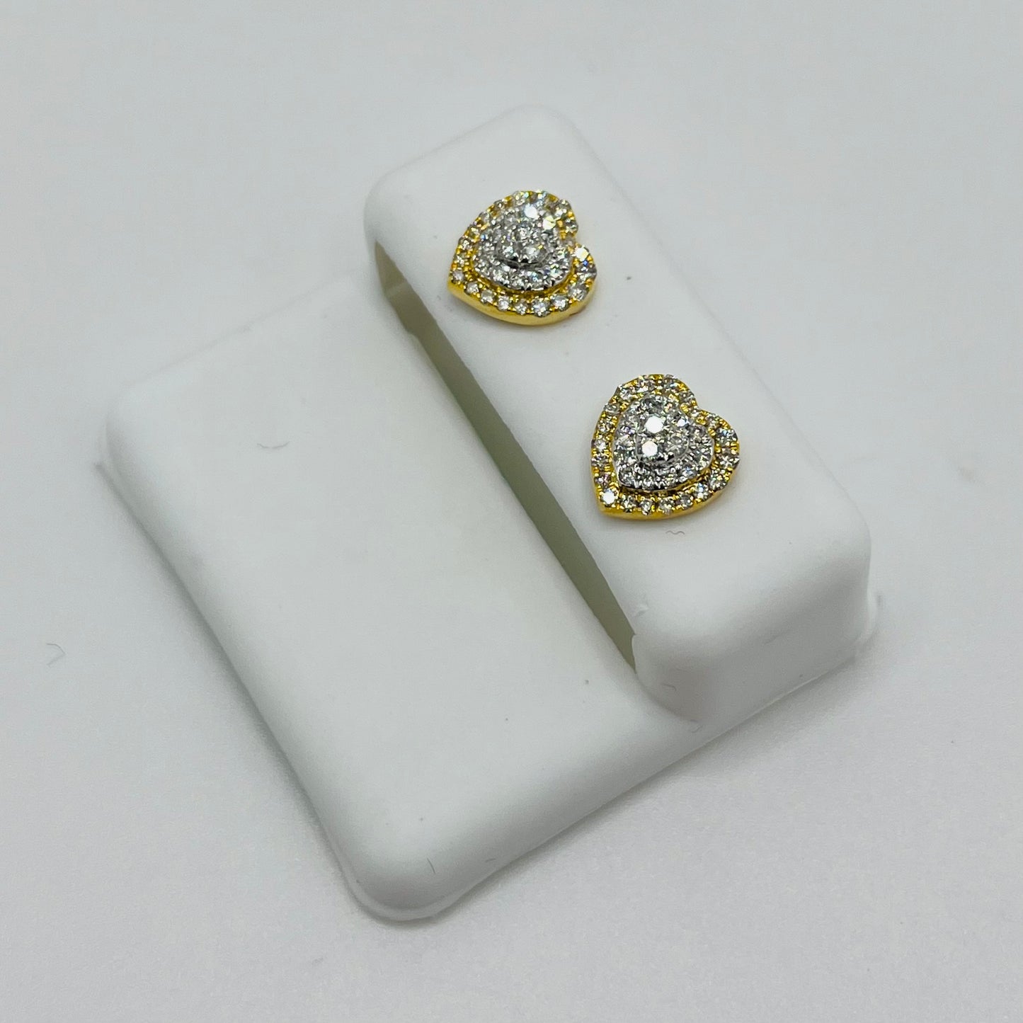 14k Gold Cluster Heart Earrings (Screwback) 9mm