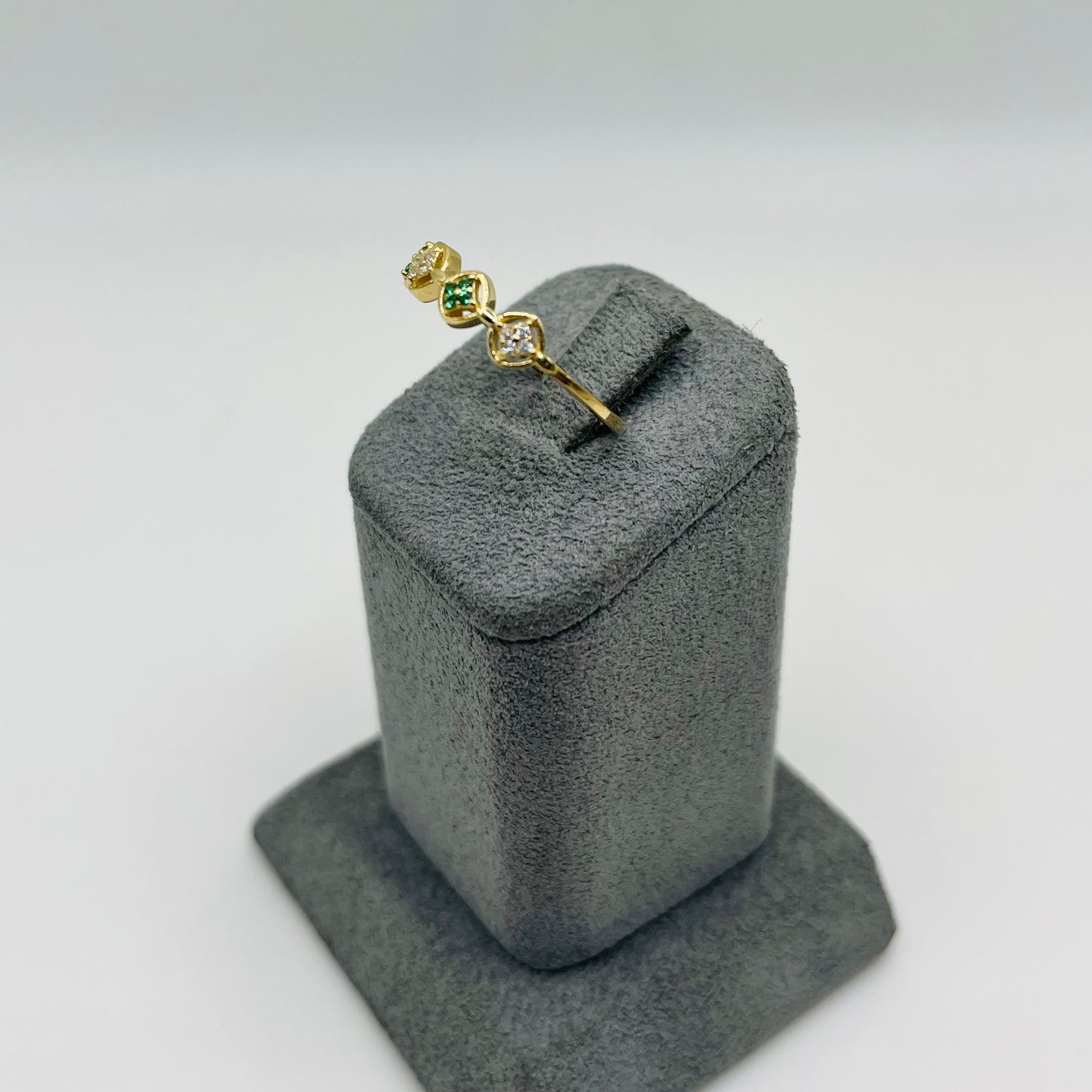 14k Gold Clover Cascade Emerald Ring