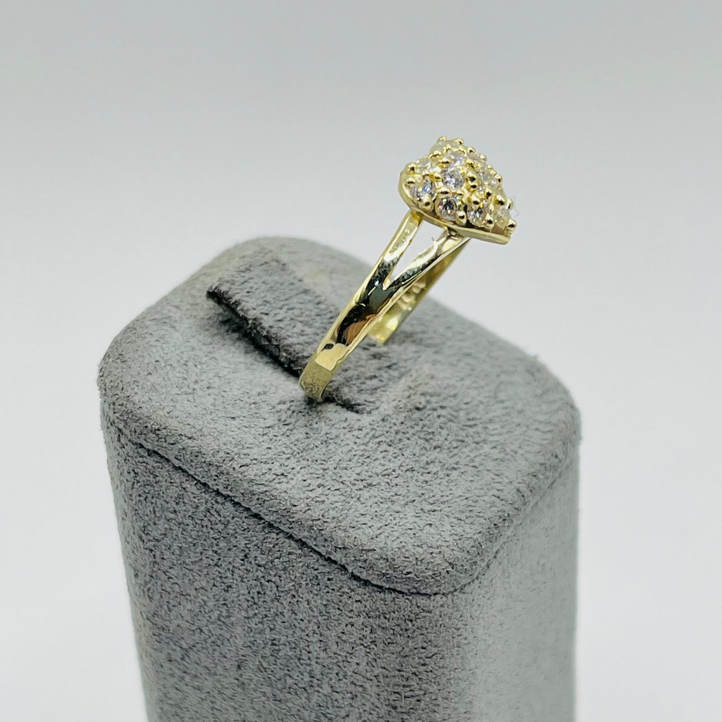 10k Gold Spring Heart Ring Cz White