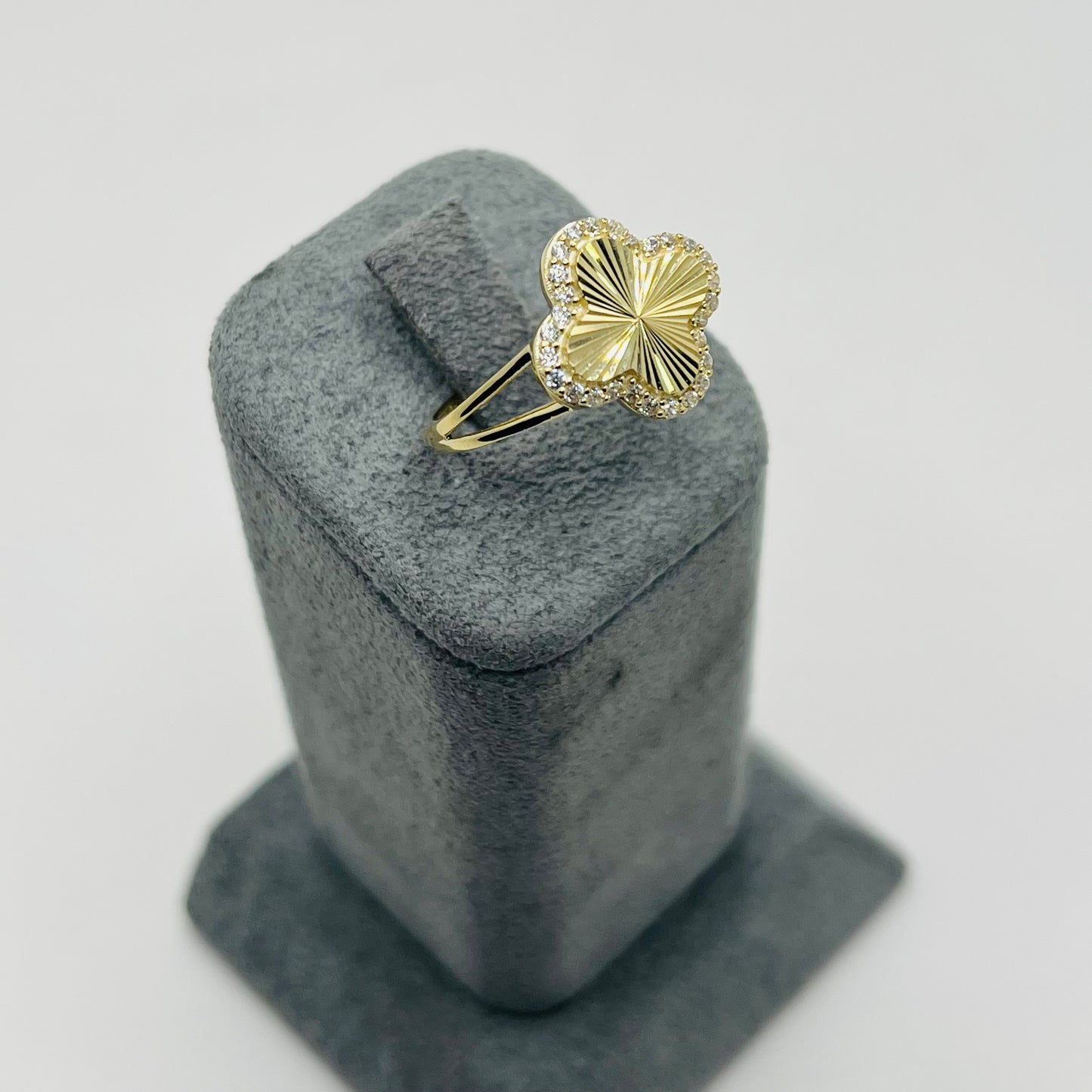 10k Gold Fancy Cz Outlined Clover Ring (SmL)