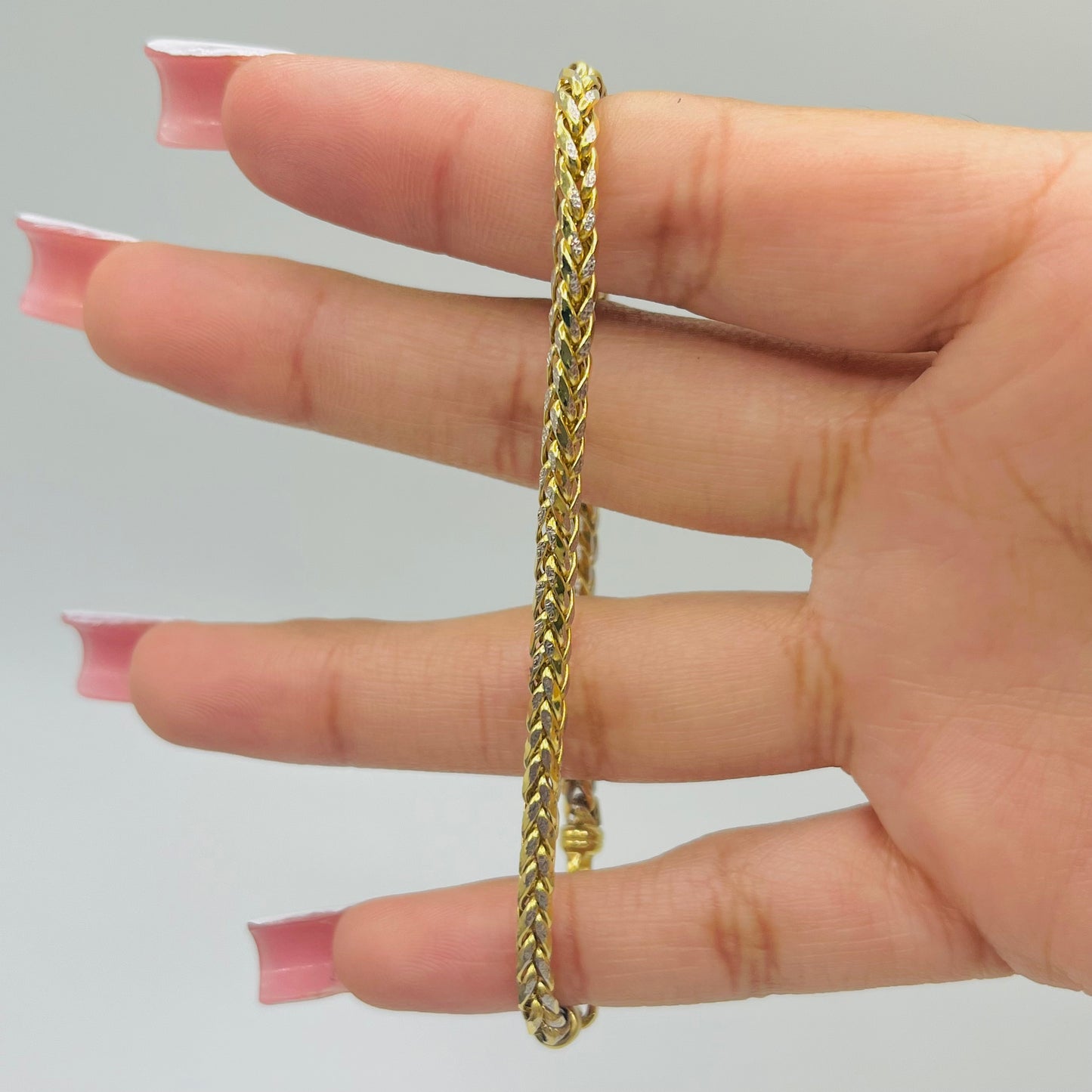 10K Gold 3mm Diamond Cut Palm Bracelet