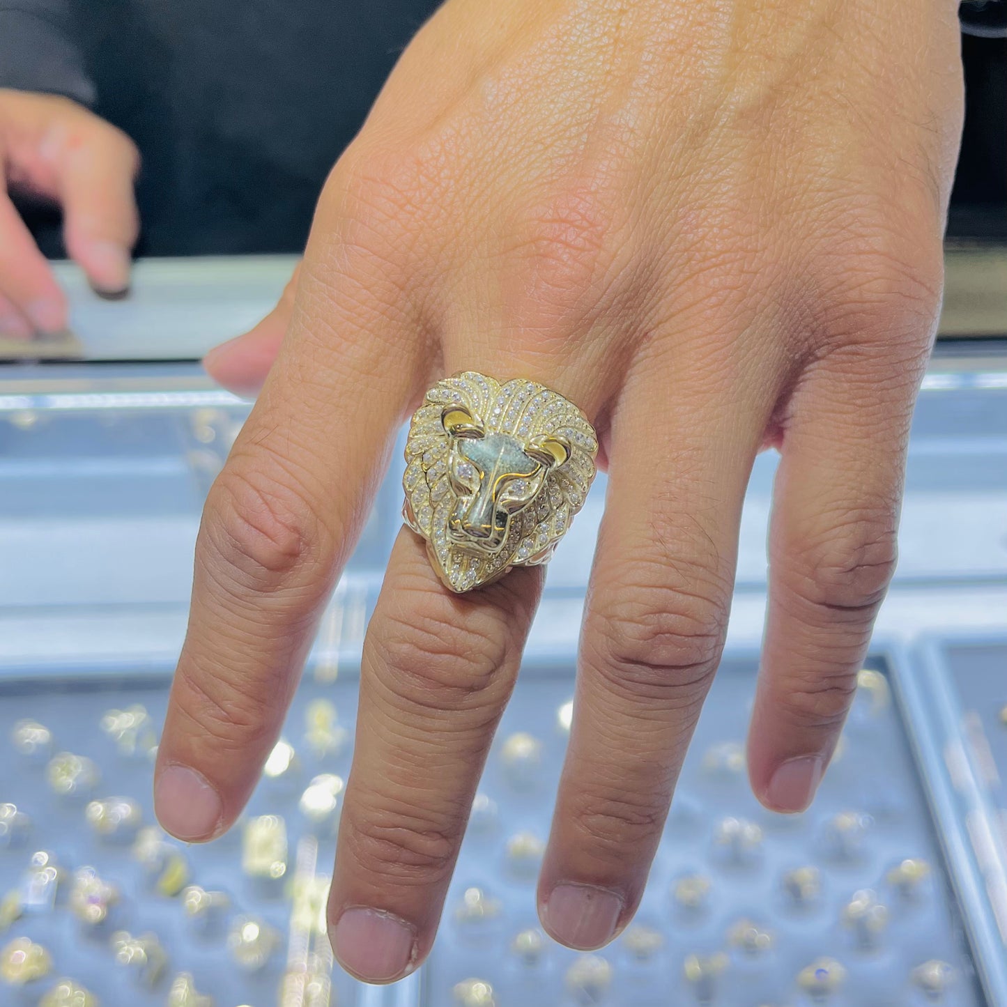 10K Gold Cz Lions Head Lightweight Ring (M)
