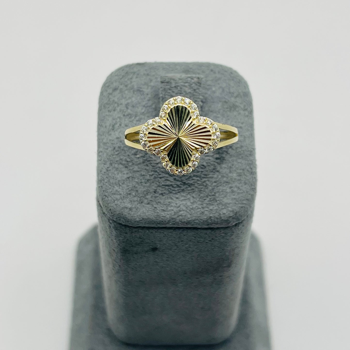 10k Gold Fancy Cz Outlined Clover Ring (SmL)