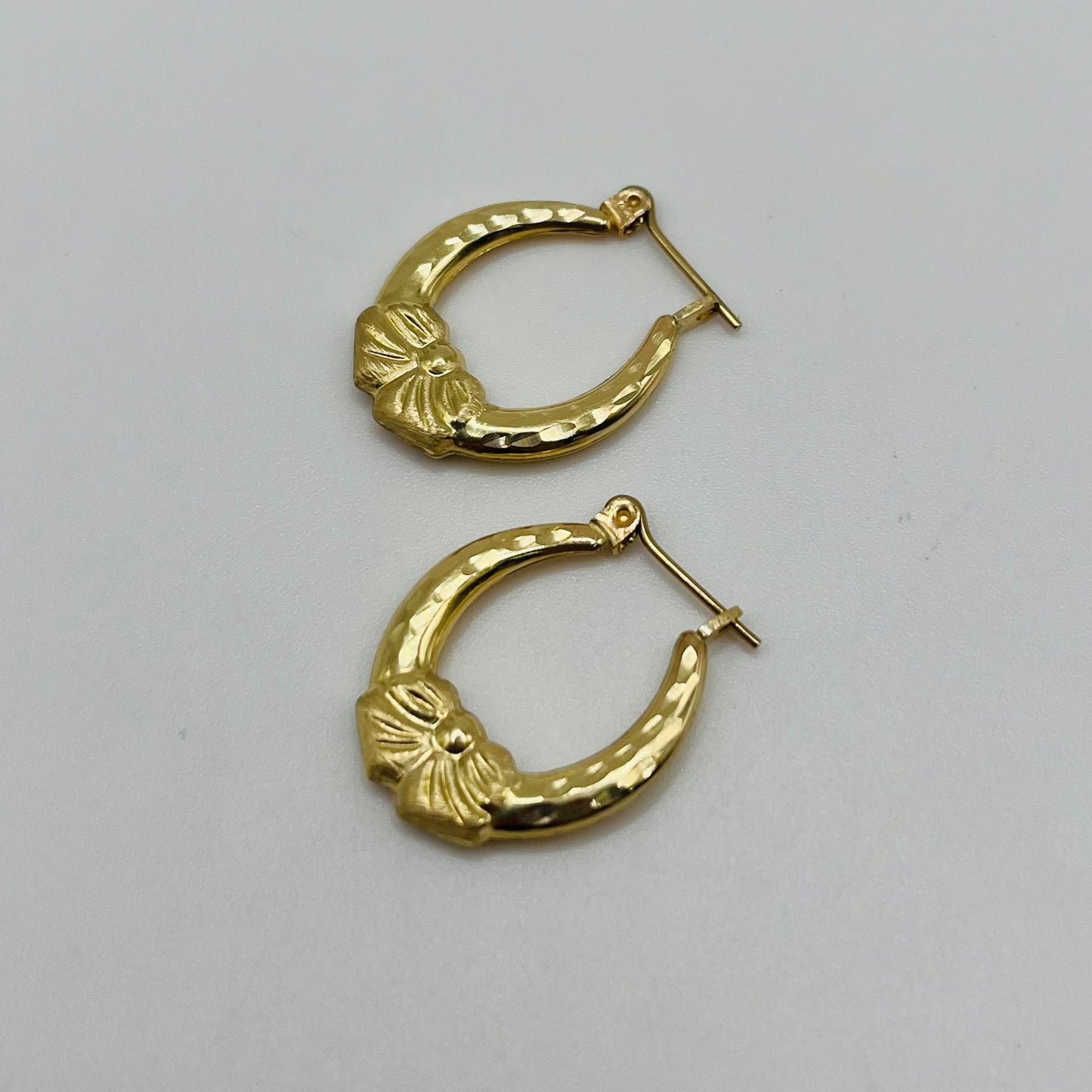 10k Gold Bow Hoops (Medium, 0.75")