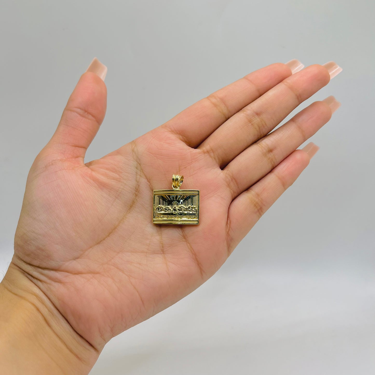 10K Gold Curved Last Supper Charm