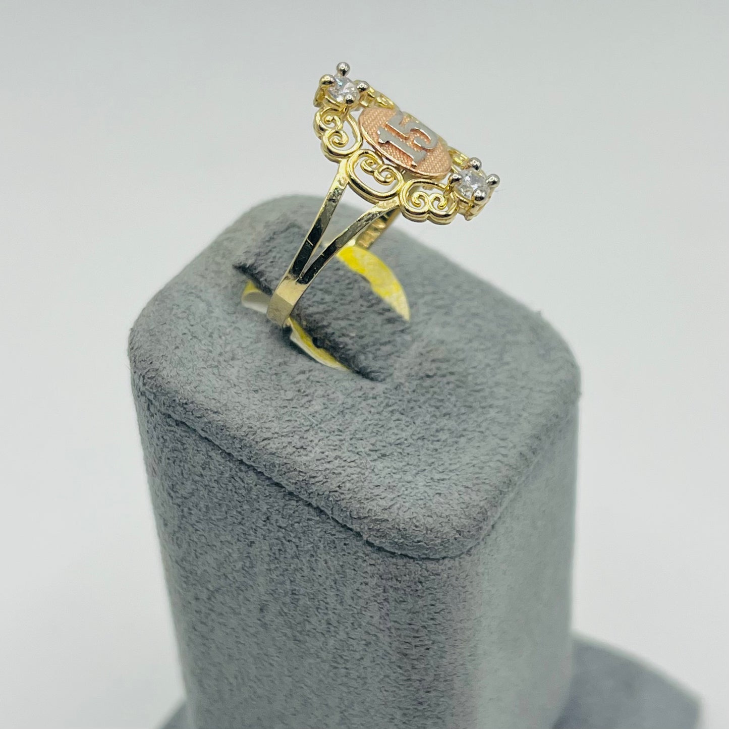 14K Gold Elegante Quince Ring