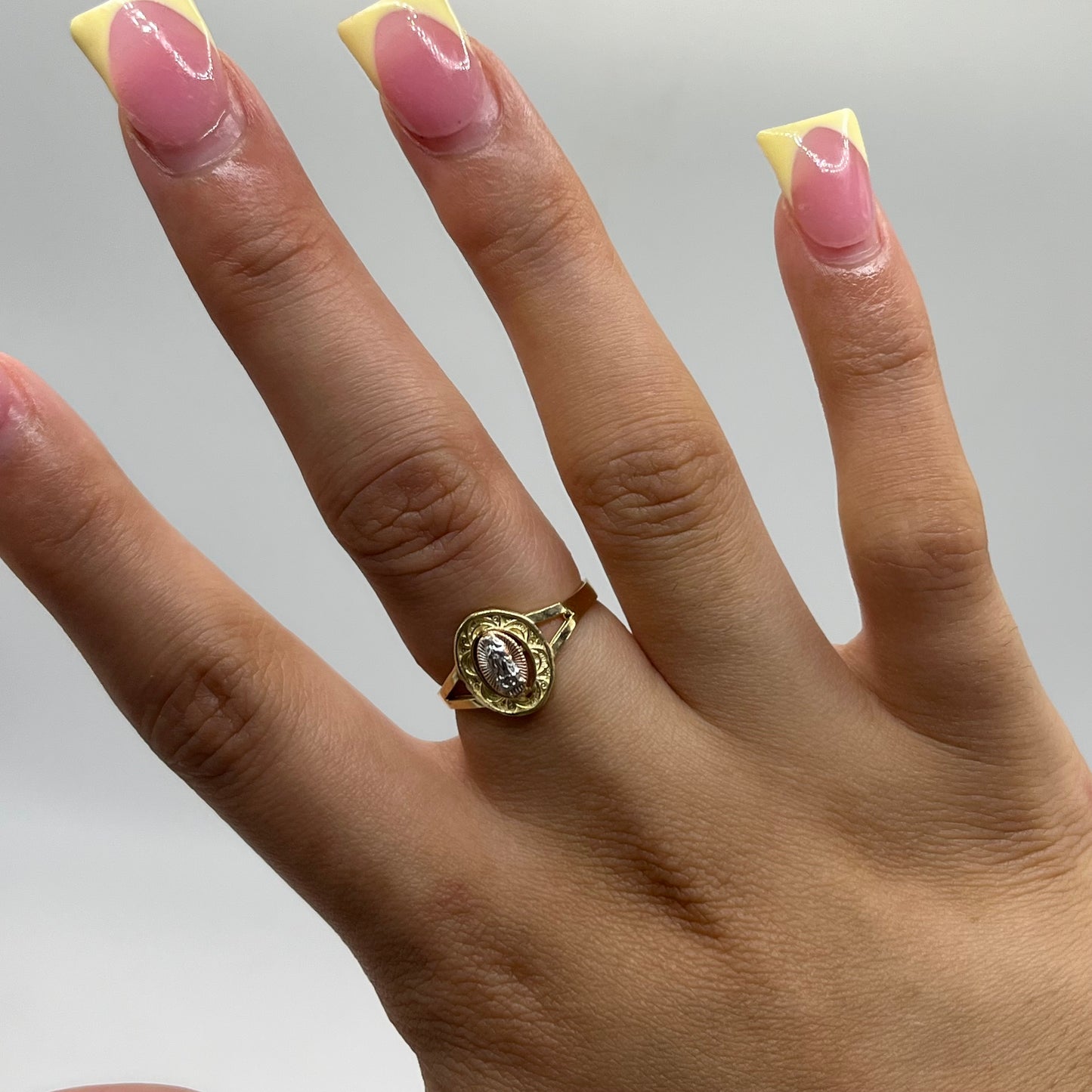 14k Gold Sancta Maria Circle Ring