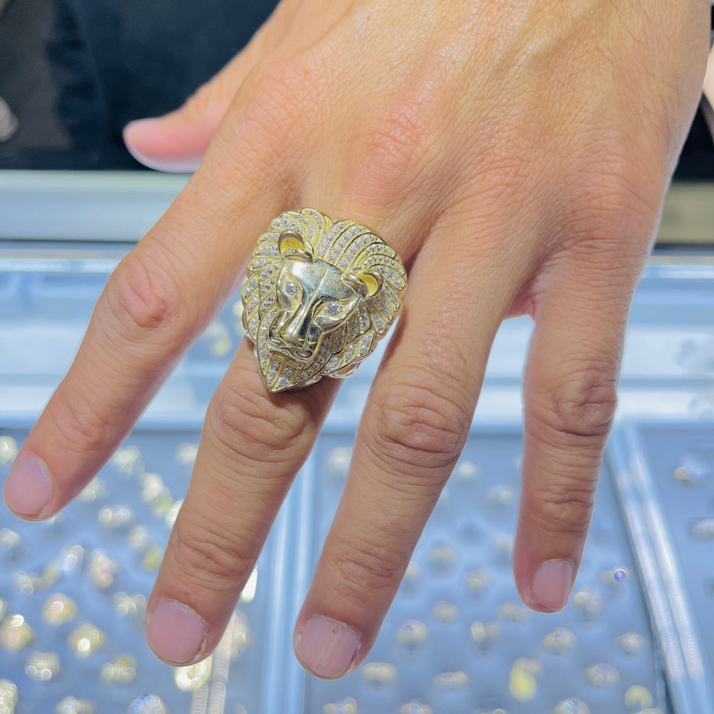 10K Gold Cz Lions Head Lightweight Ring (L)