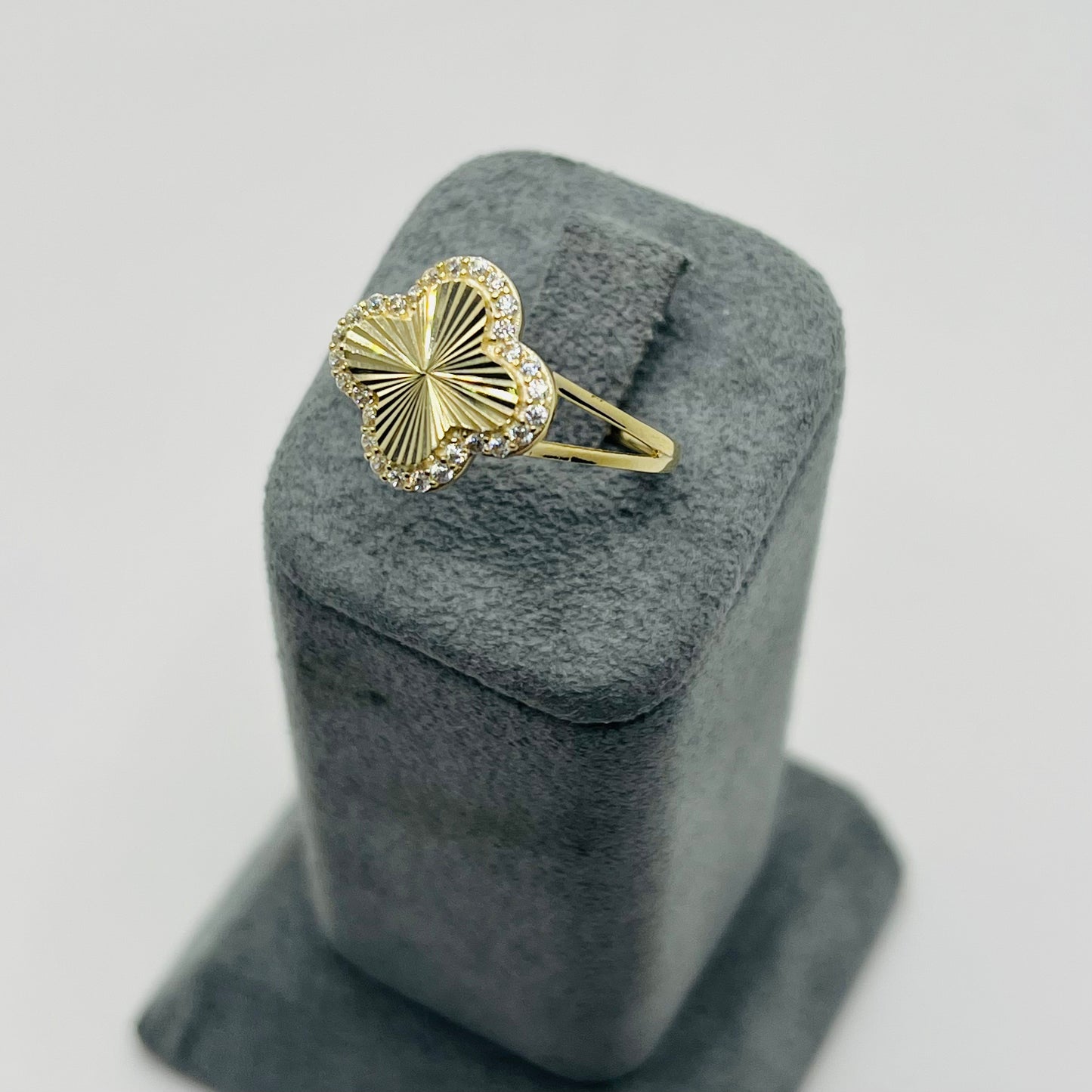 10k Gold Fancy Cz Outlined Clover Ring (SmL)