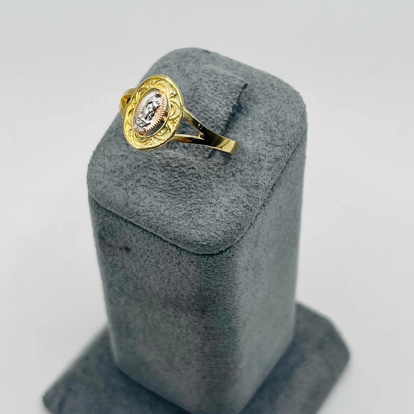 14k Gold Sancta Maria Circle Ring