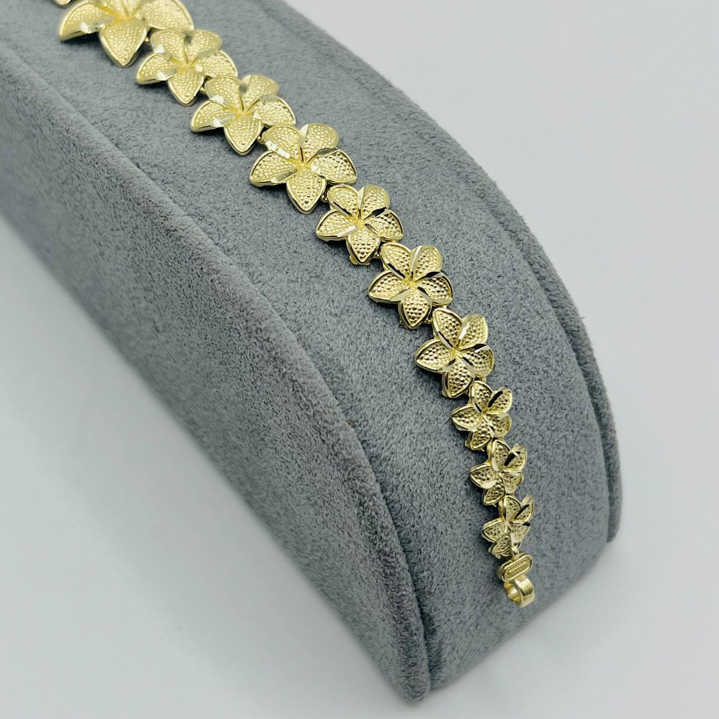 10k Gold Sm - Lrg Hibiscus Bracelet