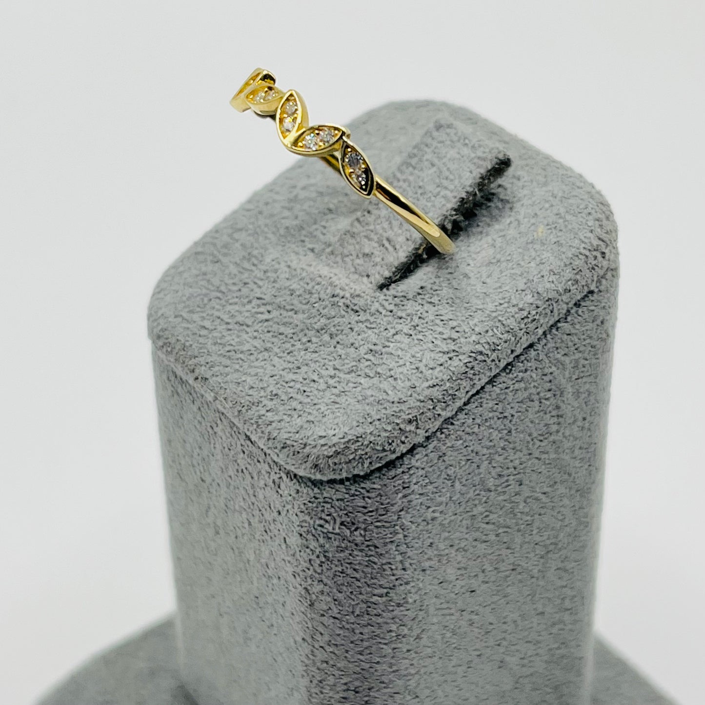 10k Gold CZ Detailed Band Ring