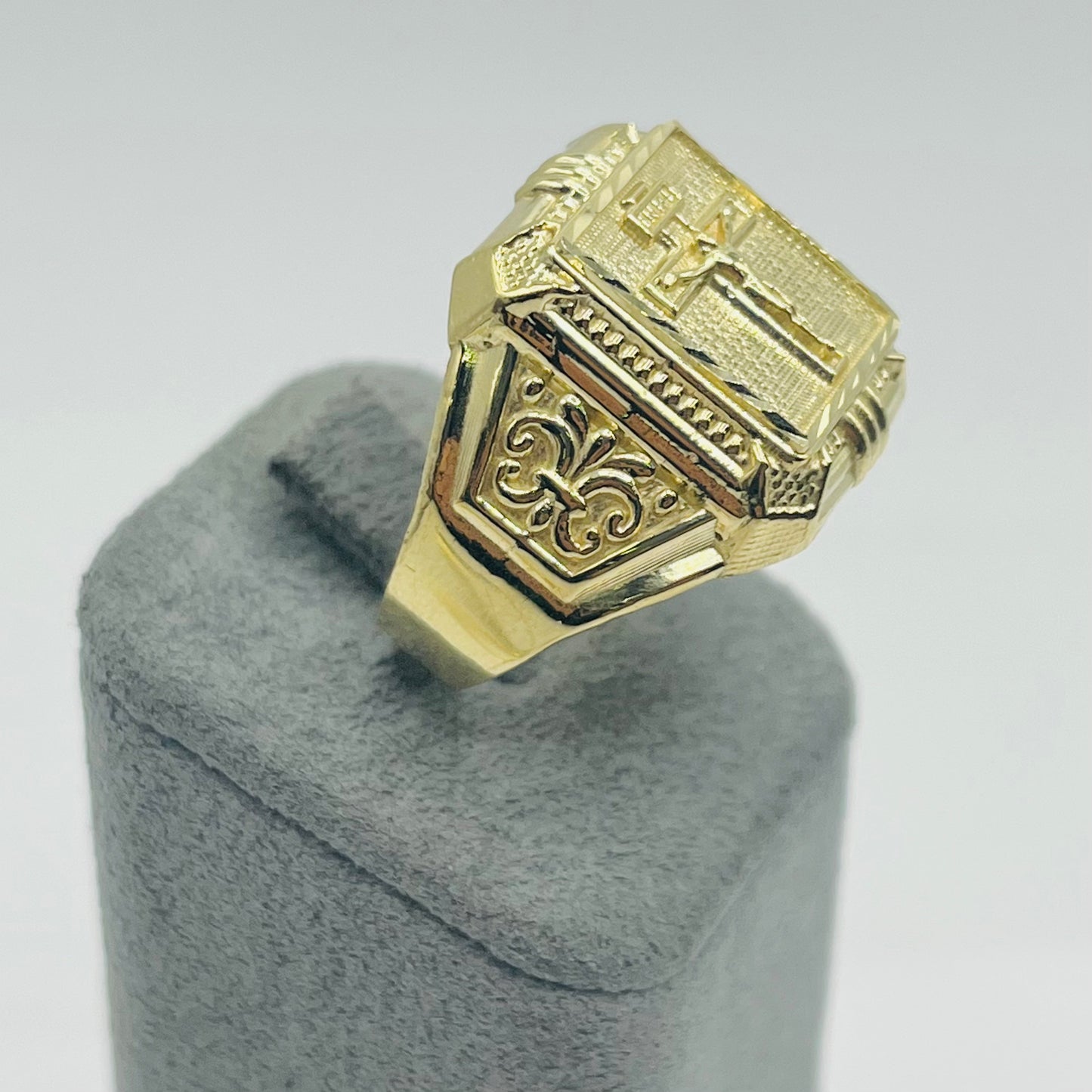 10k Gold Crucifix Temple Ring