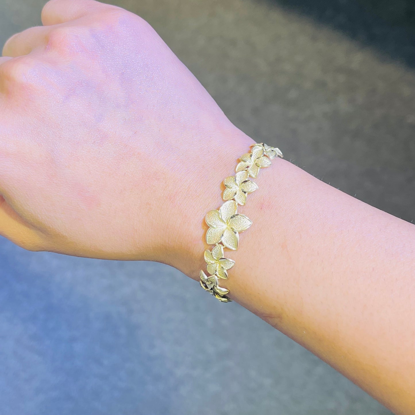 10k Gold Sm - Lrg Hibiscus Bracelet