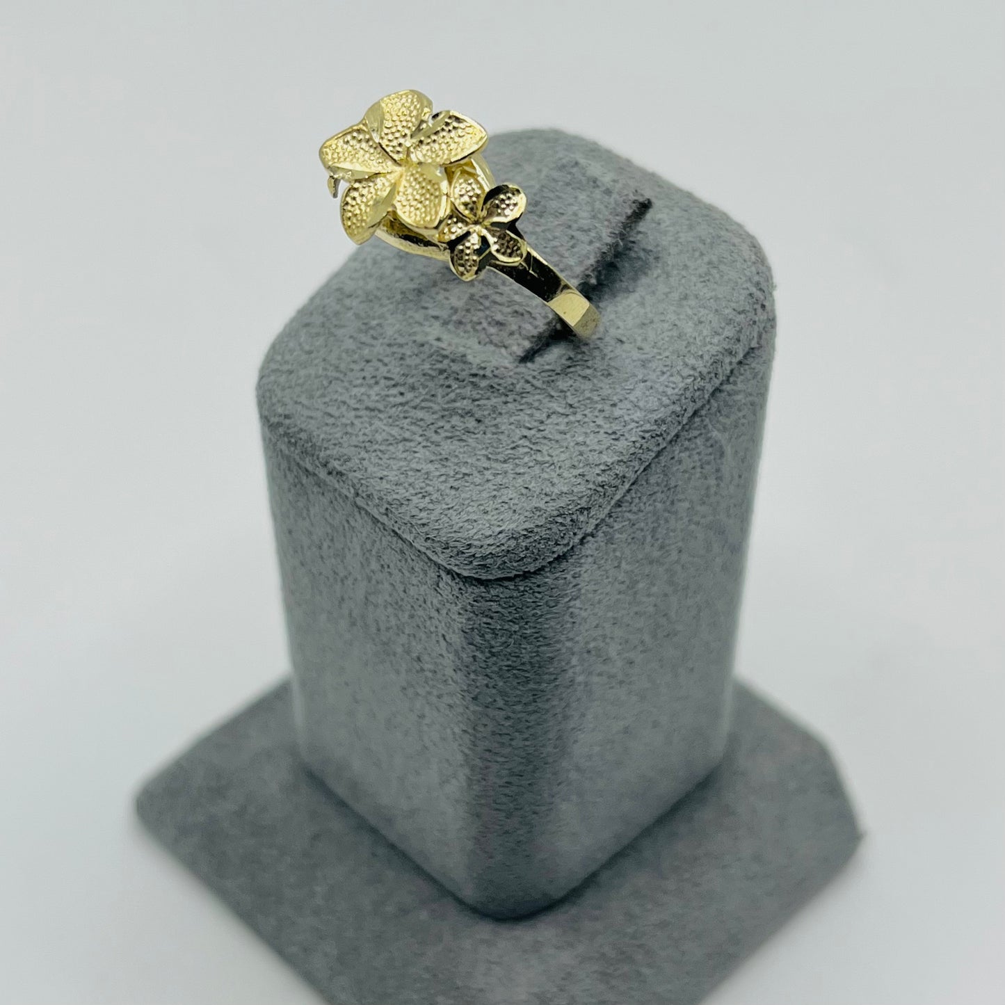 10k Gold Hibiscus Ring