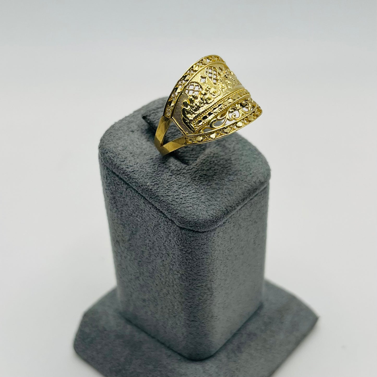 10k Gold Supper of Saints Ring