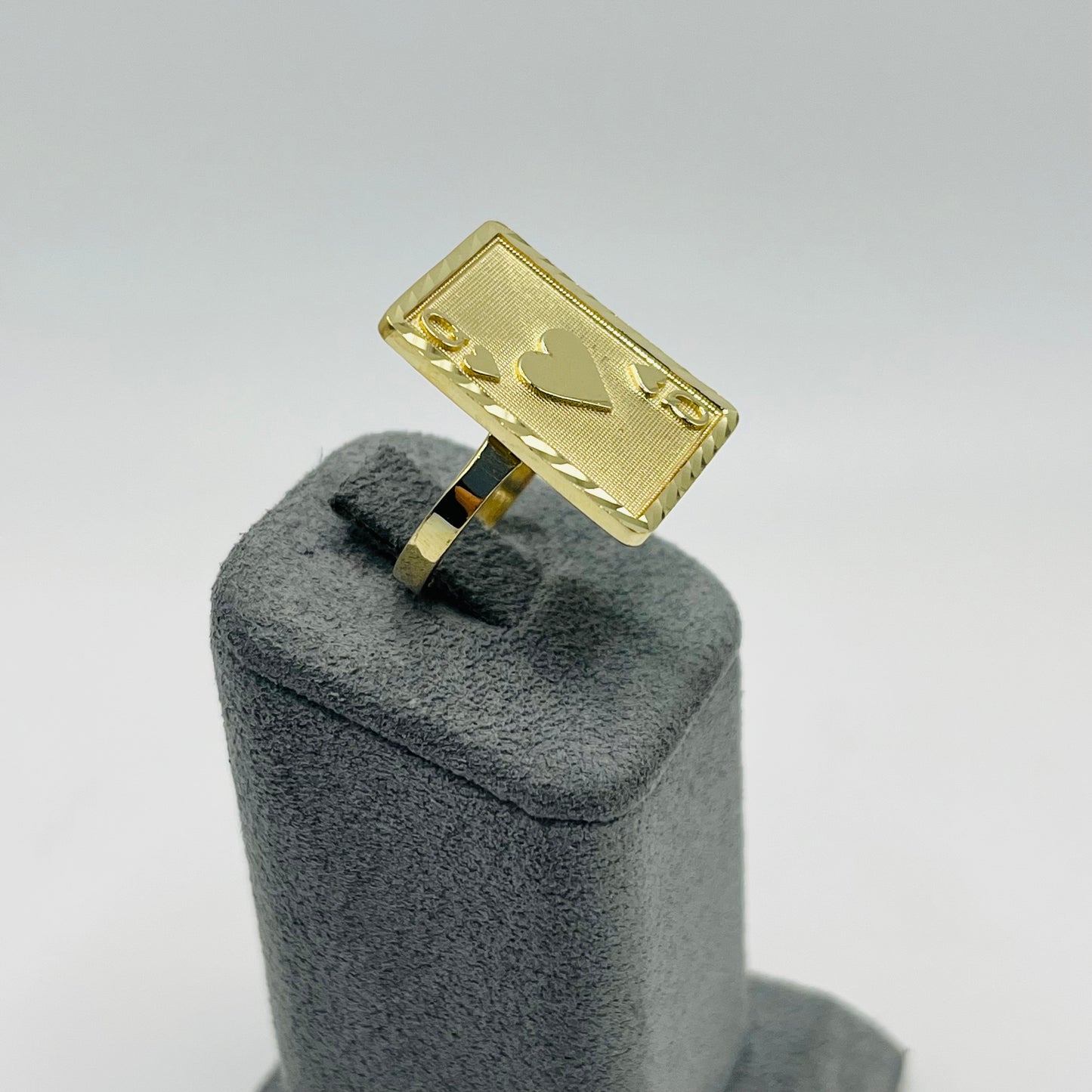 10k Gold Queen Card Ring
